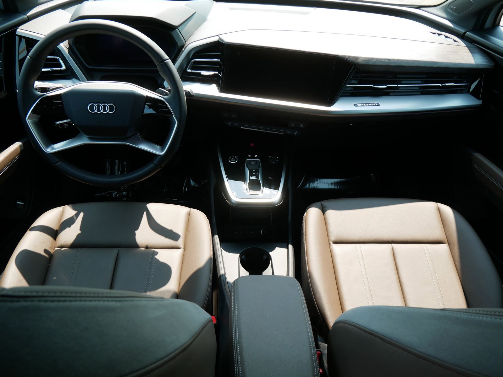 Thumbnail: 2024 Audi Q4 e-tron - 13