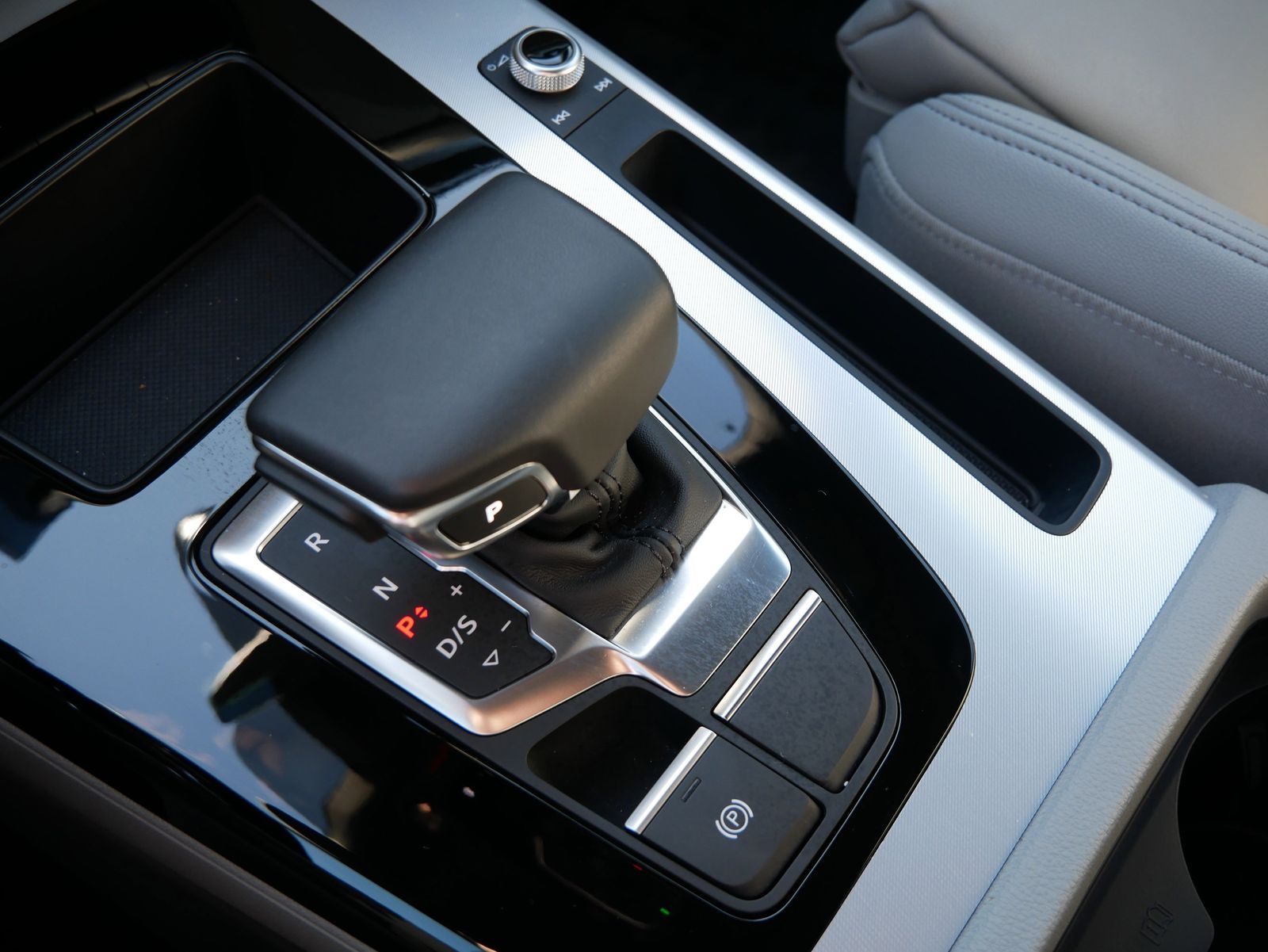 Thumbnail: 2025 Audi Q5 - 23