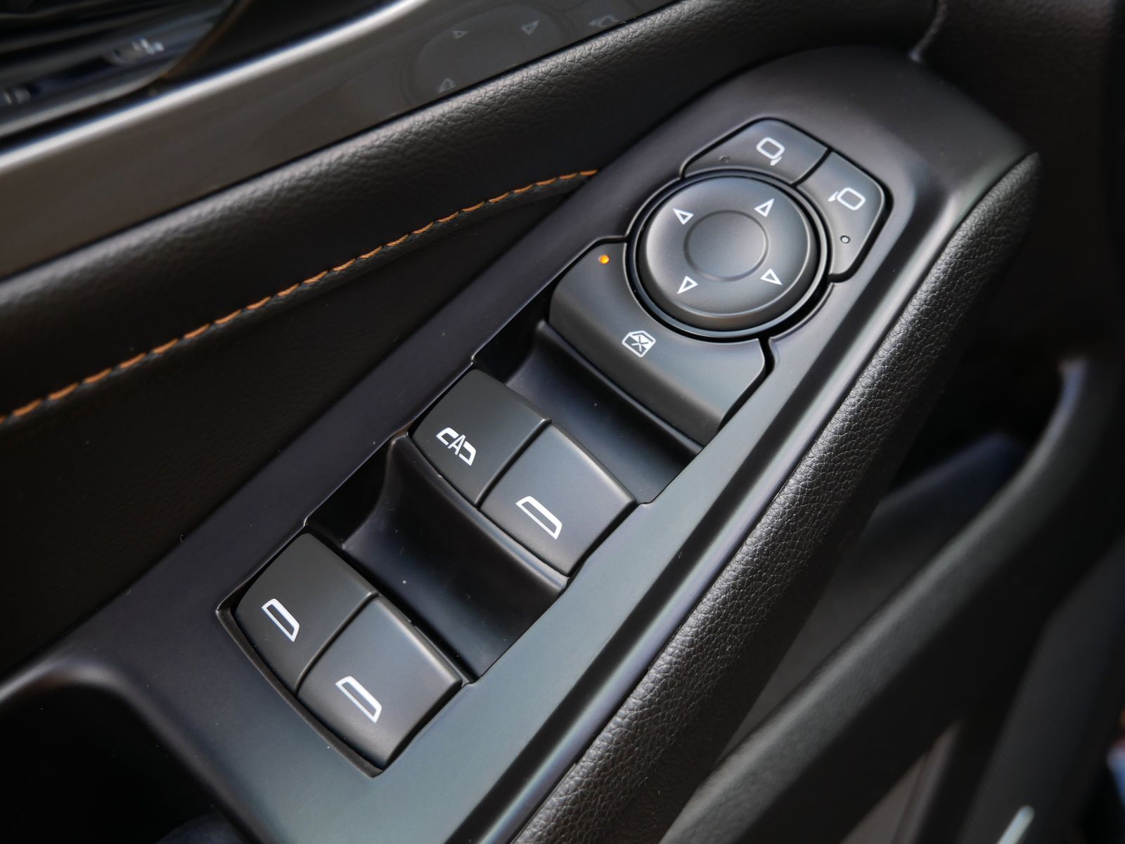 Thumbnail: 2018 Chevrolet Traverse - 16