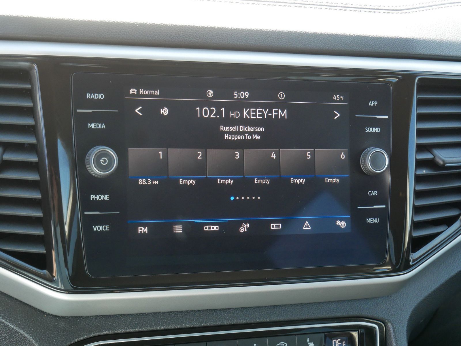 Thumbnail: 2023 Volkswagen Atlas - 22