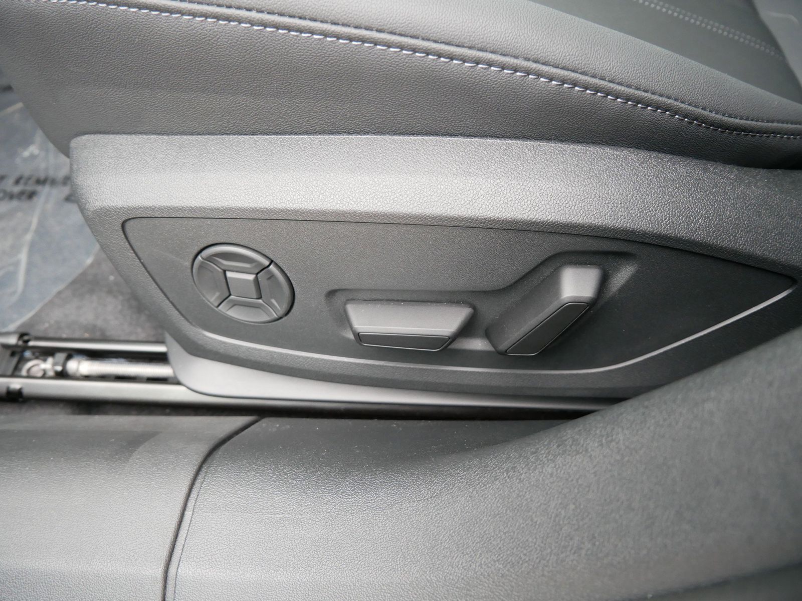 Thumbnail: 2025 Audi A5 - 14