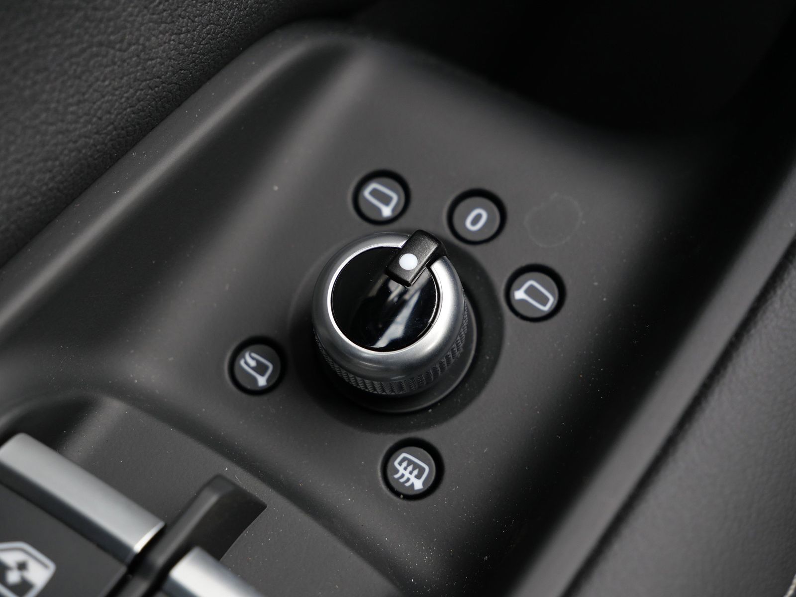 Thumbnail: 2026 Audi Q7 - 14