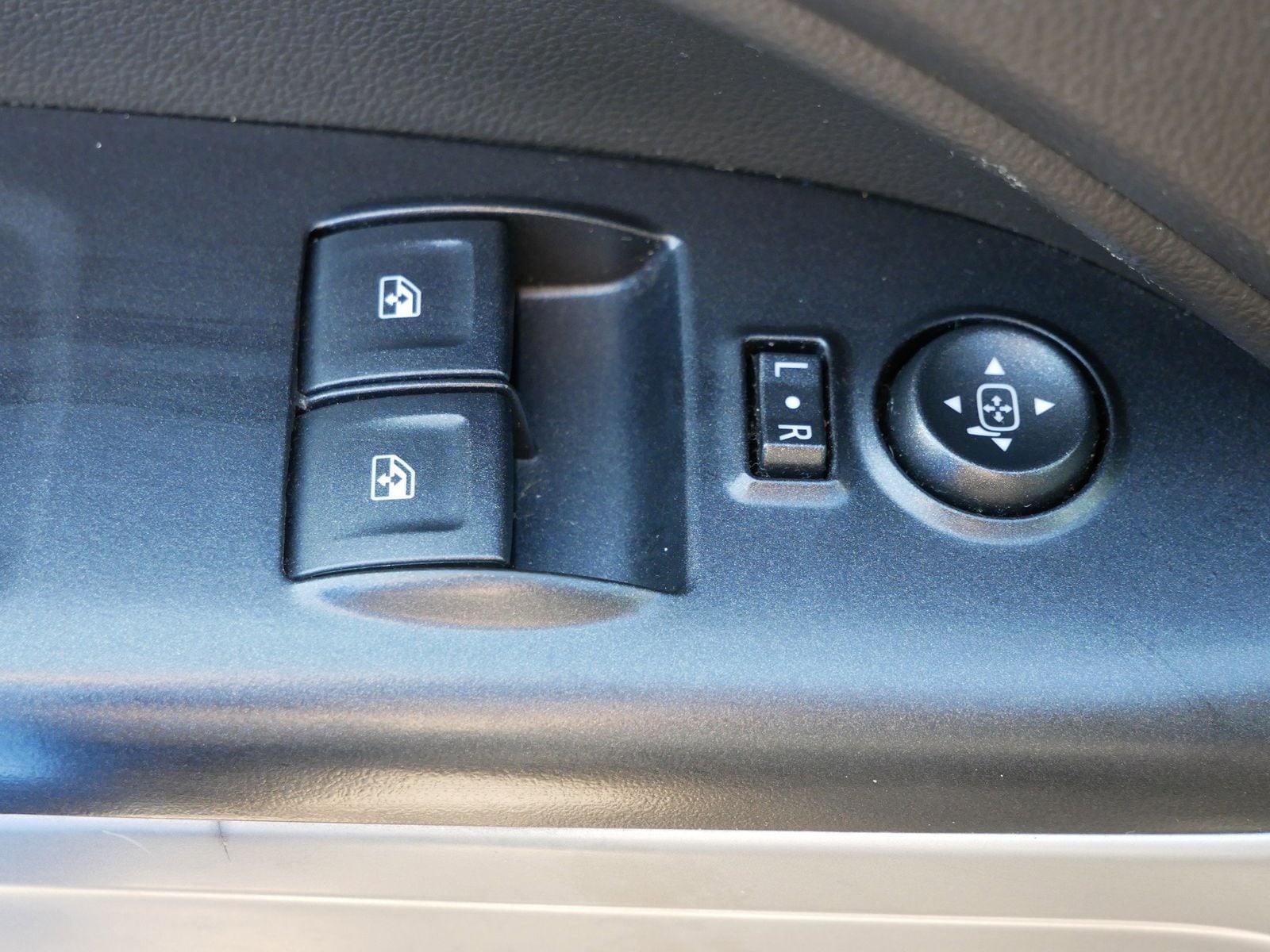 Thumbnail: 2017 Chevrolet Colorado - 16