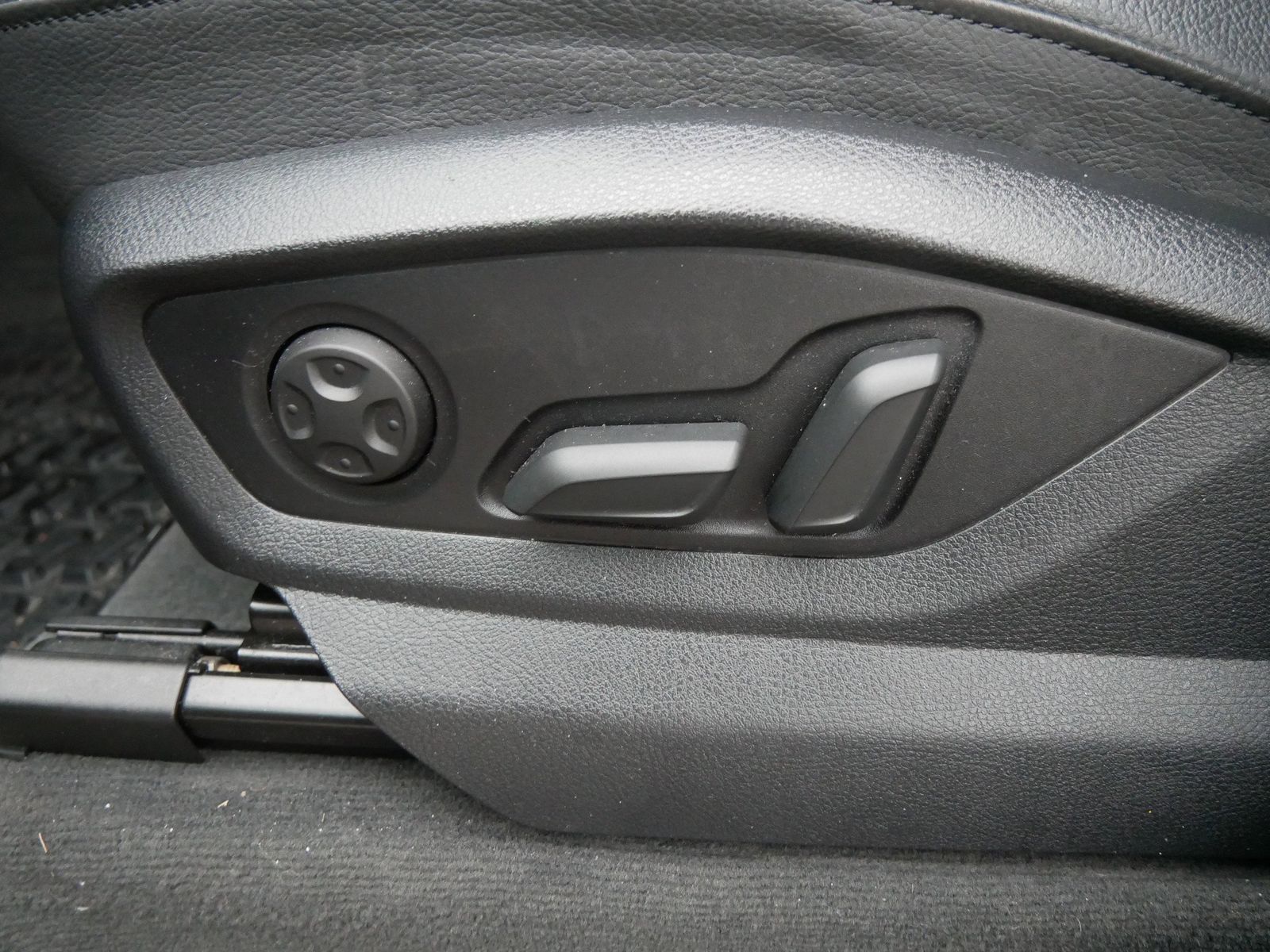 Thumbnail: 2018 Audi Q7 - 13