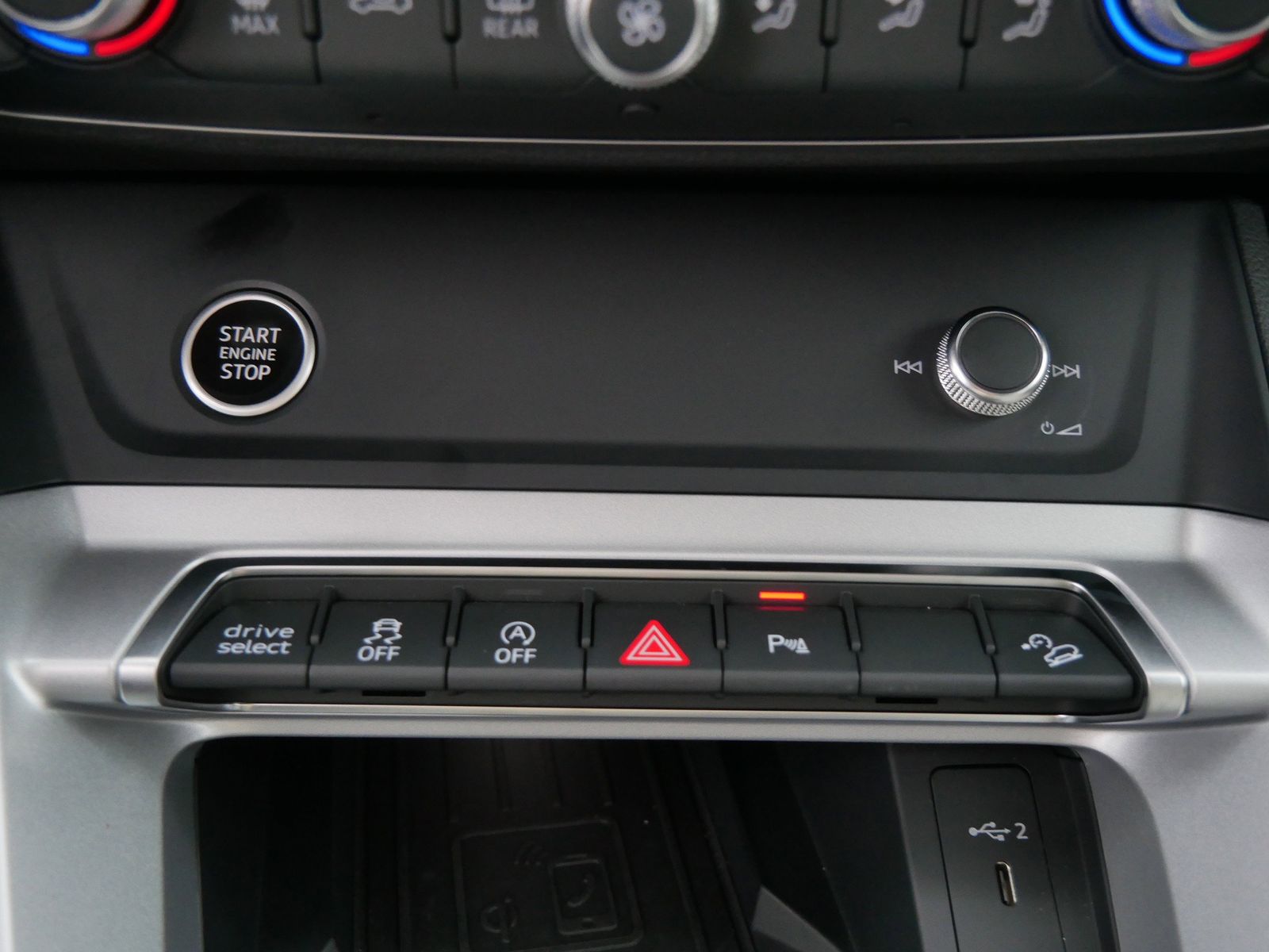 Thumbnail: 2025 Audi Q3 - 20