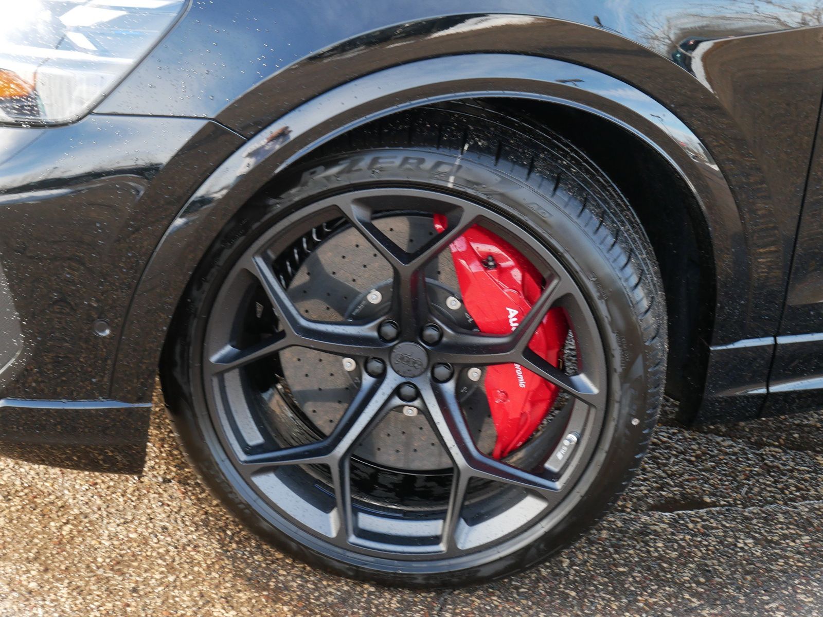 Thumbnail: 2026 Audi RS Q8 - 7