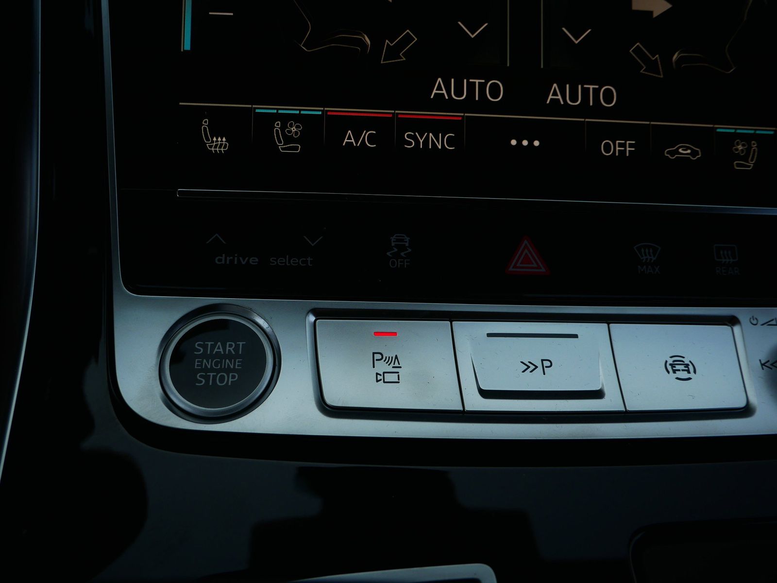 Thumbnail: 2026 Audi Q8 - 20