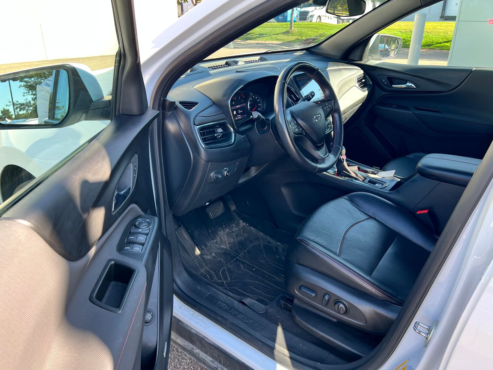 Thumbnail: 2022 Chevrolet Equinox - 5