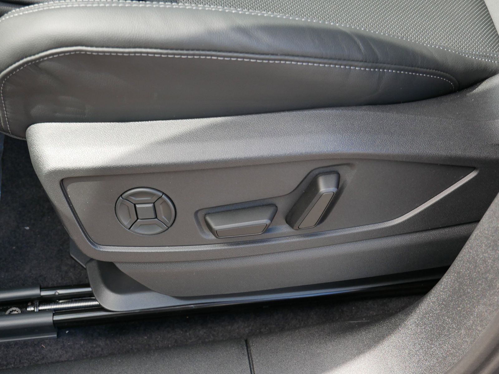 Thumbnail: 2026 Audi Q5 - 14