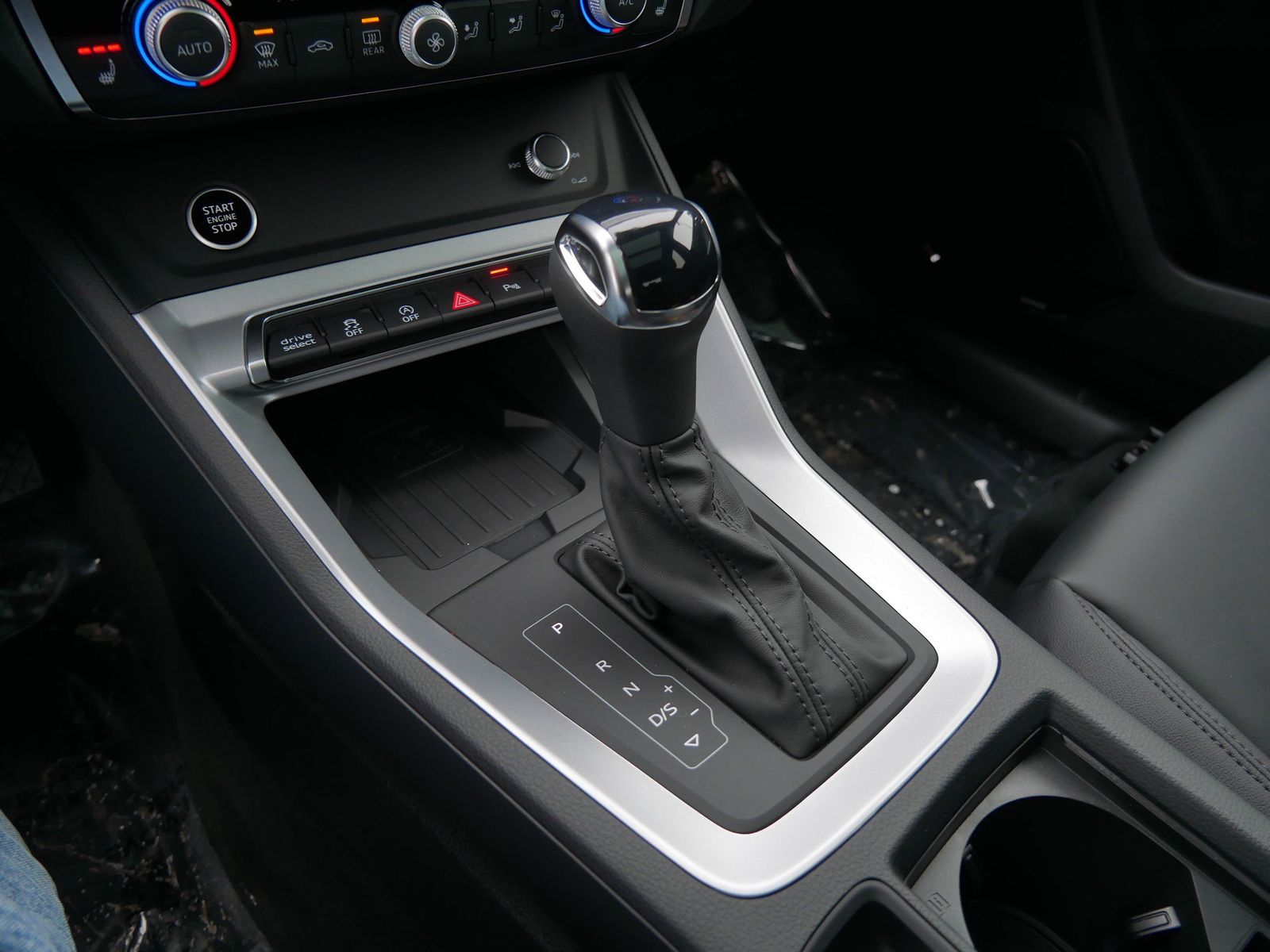 Thumbnail: 2025 Audi Q3 - 24