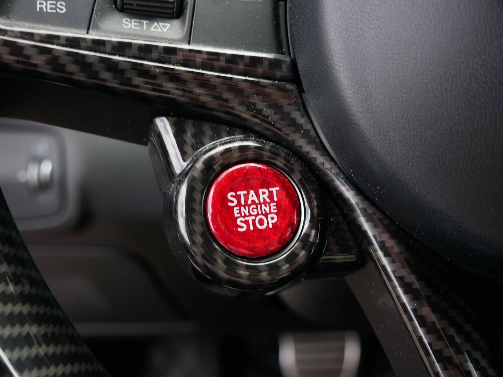 Thumbnail: 2017 Alfa Romeo Giulia - 29