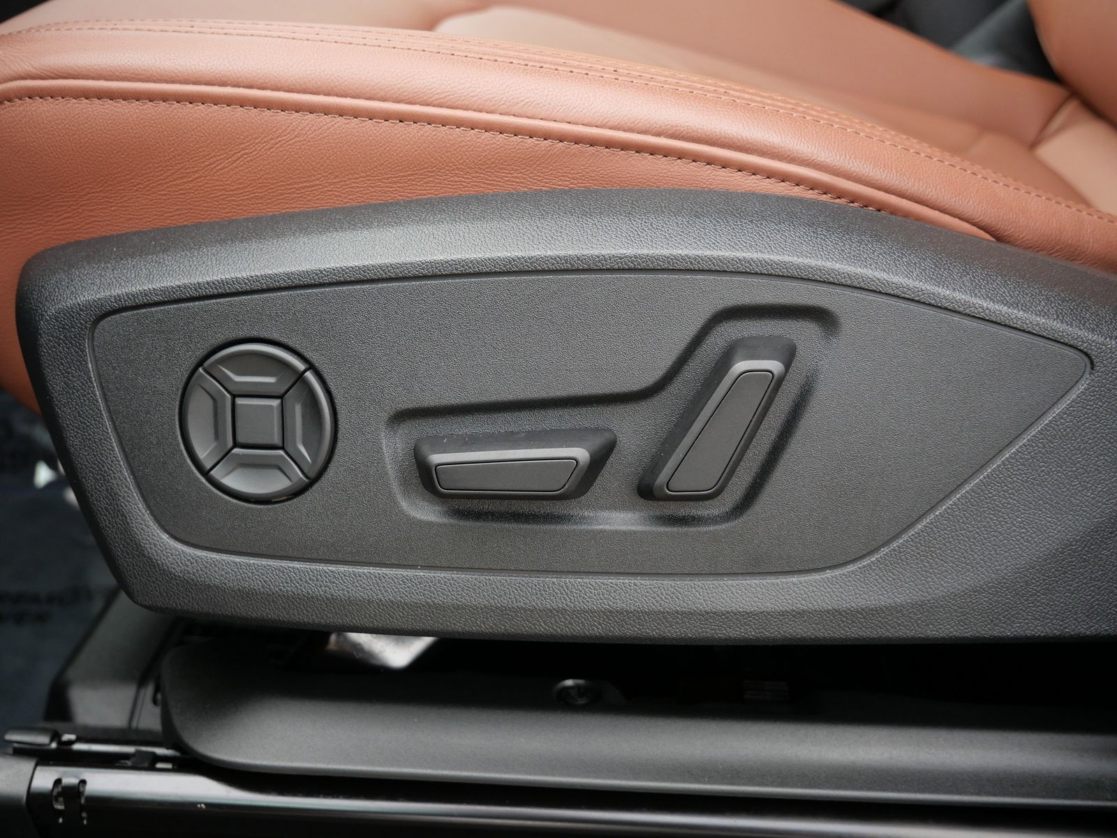 Thumbnail: 2025 Audi Q3 - 18