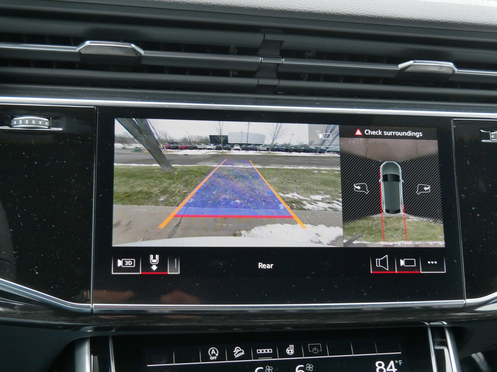 Thumbnail: 2026 Audi Q8 - 19