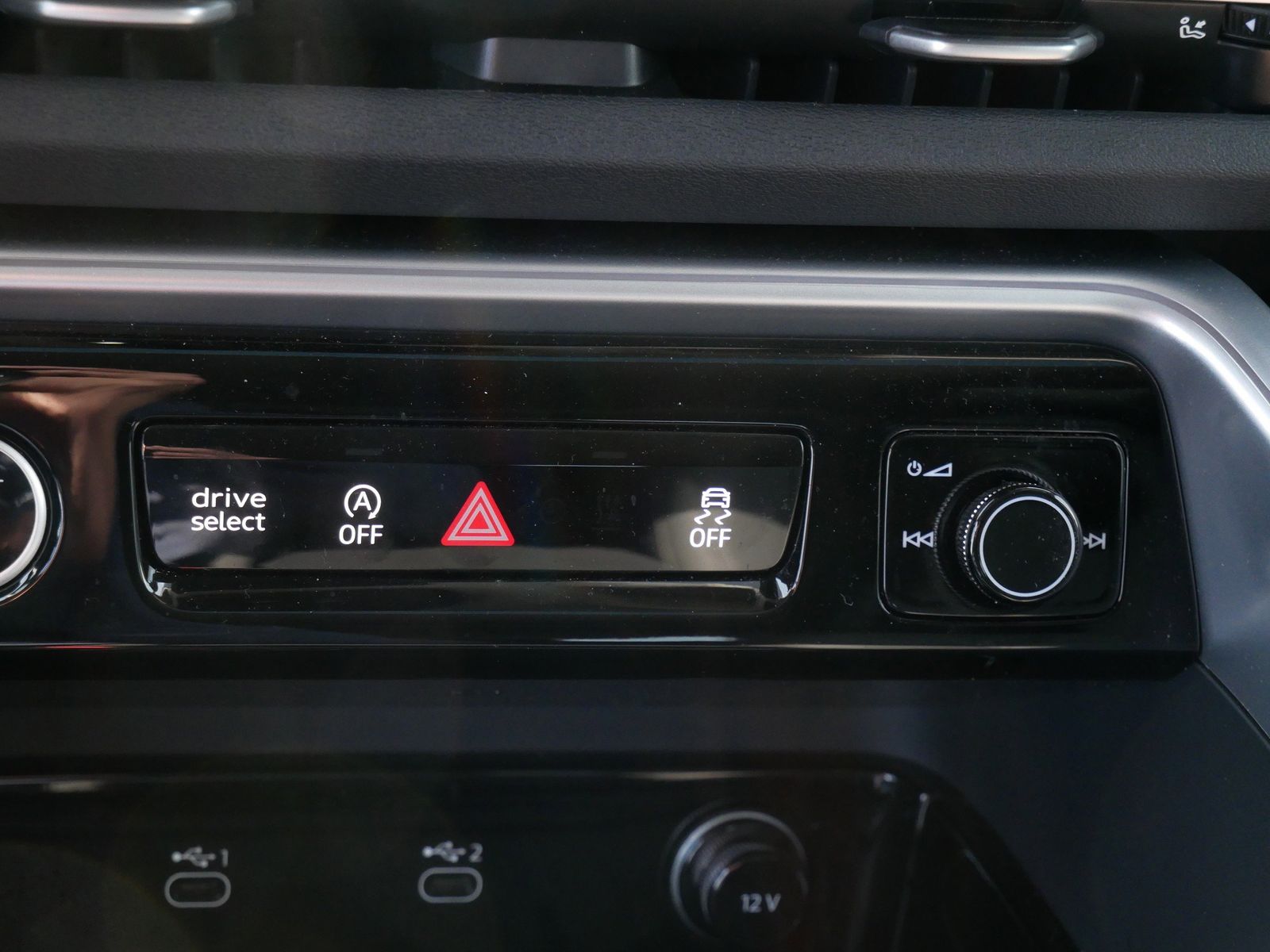 Thumbnail: 2025 Audi Q5 - 18