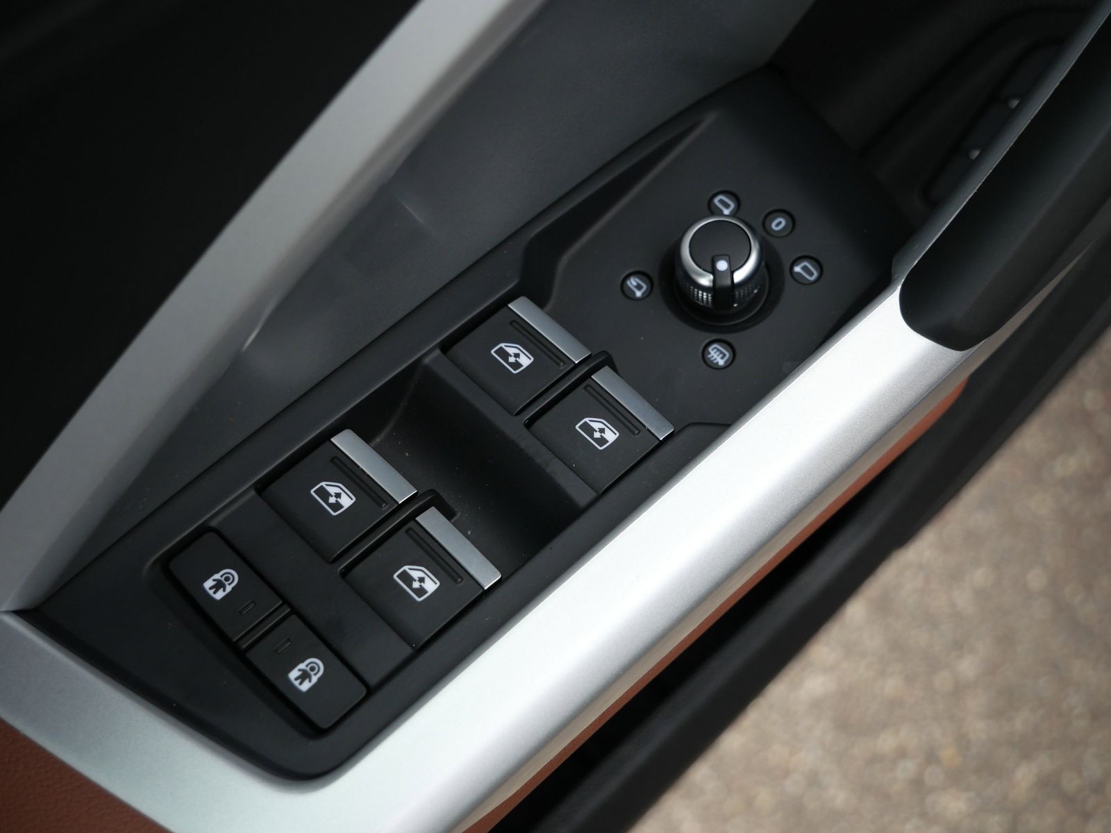 Thumbnail: 2025 Audi Q3 - 16