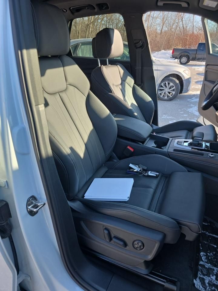 Thumbnail: 2025 Audi Q5 - 3