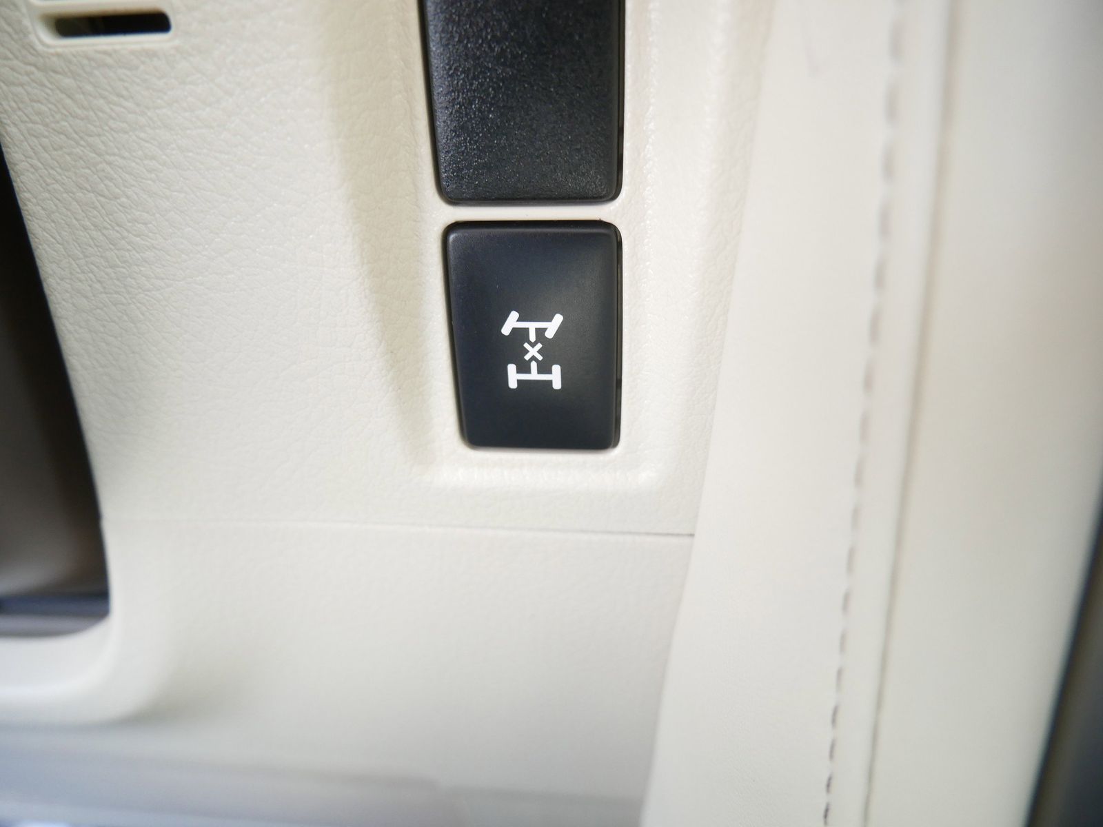 Thumbnail: 2014 Lexus GX - 30