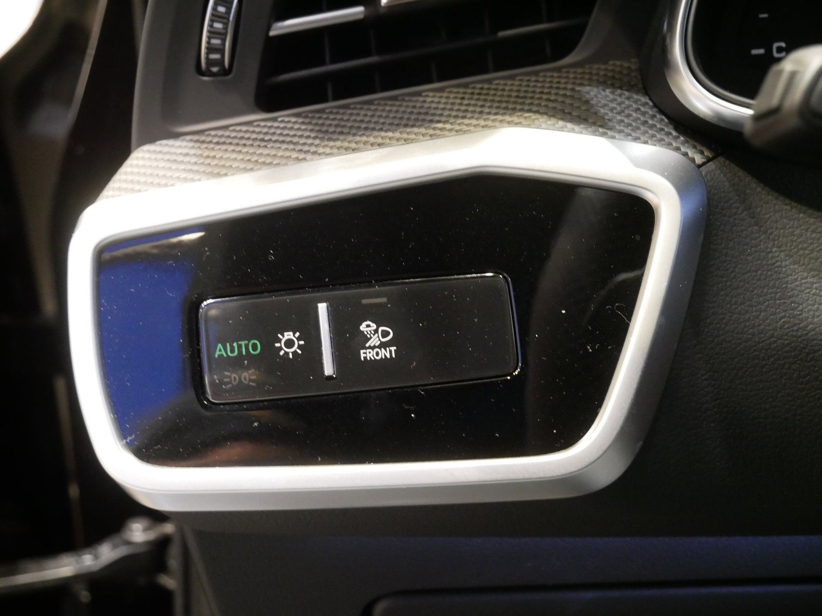 Thumbnail: 2026 Audi RS 6 - 16