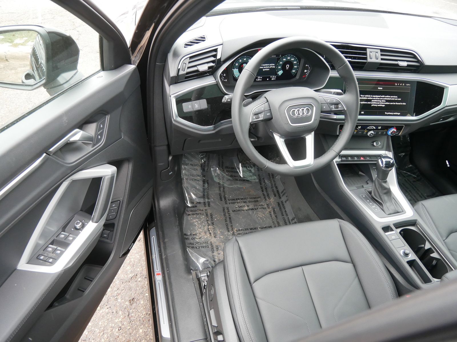 Thumbnail: 2025 Audi Q3 - 9