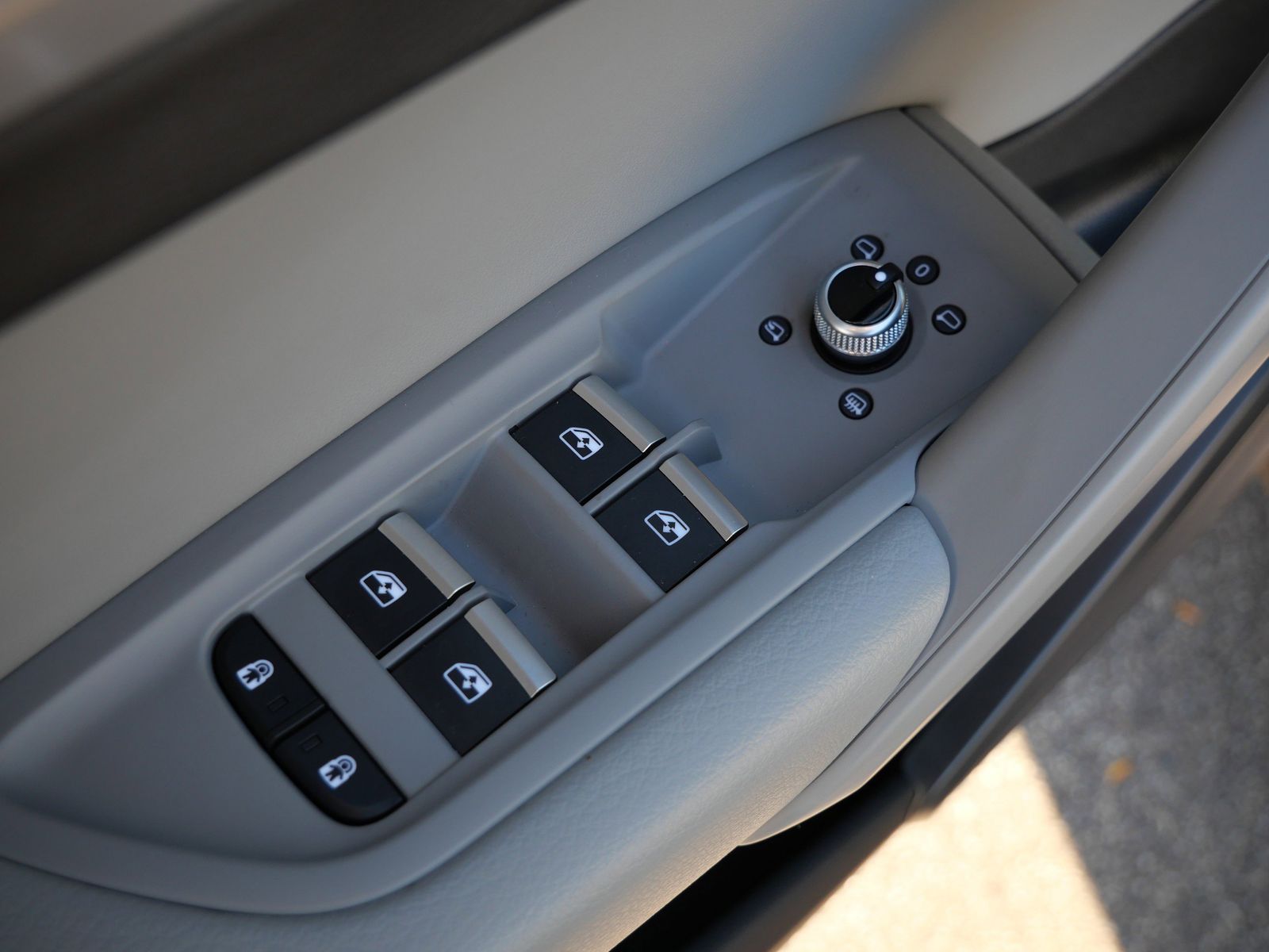 Thumbnail: 2025 Audi Q5 - 17