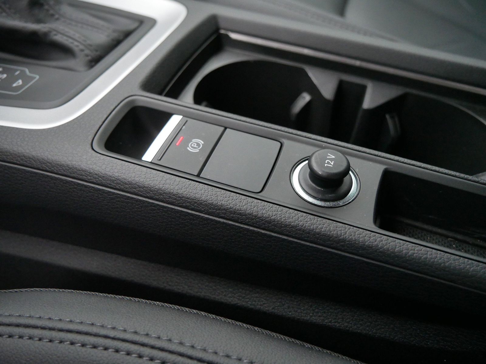 Thumbnail: 2025 Audi Q3 - 25