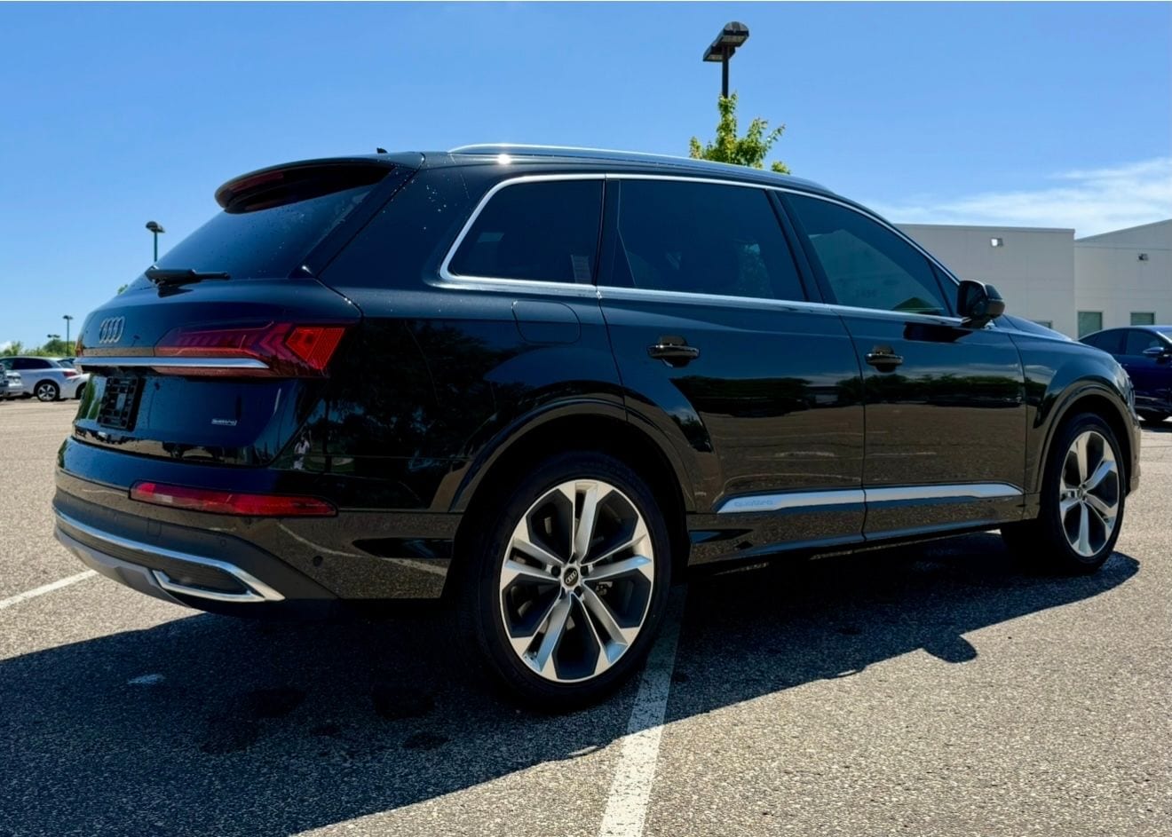 Thumbnail: 2022 Audi Q7 - 3