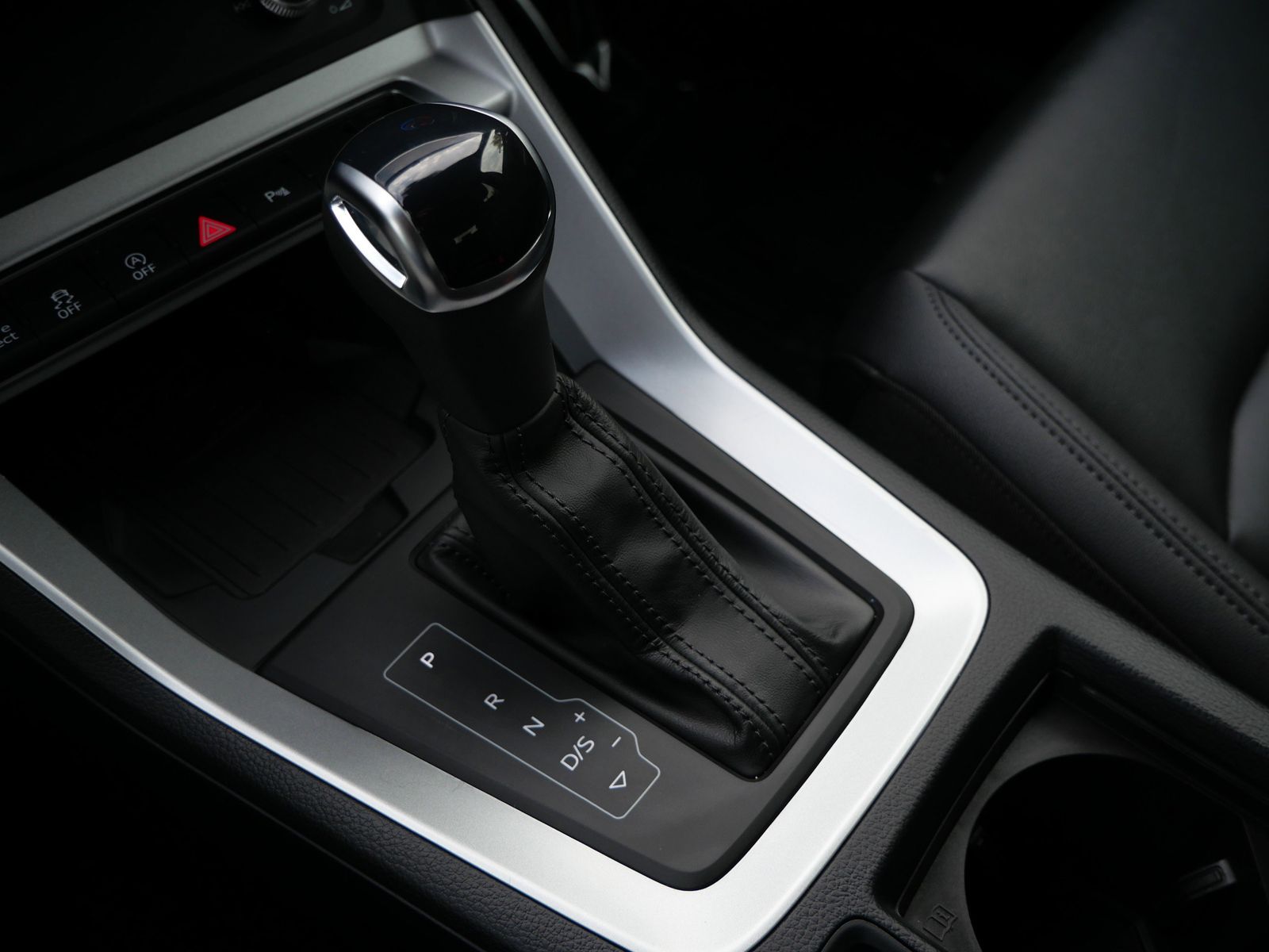 Thumbnail: 2025 Audi Q3 - 23