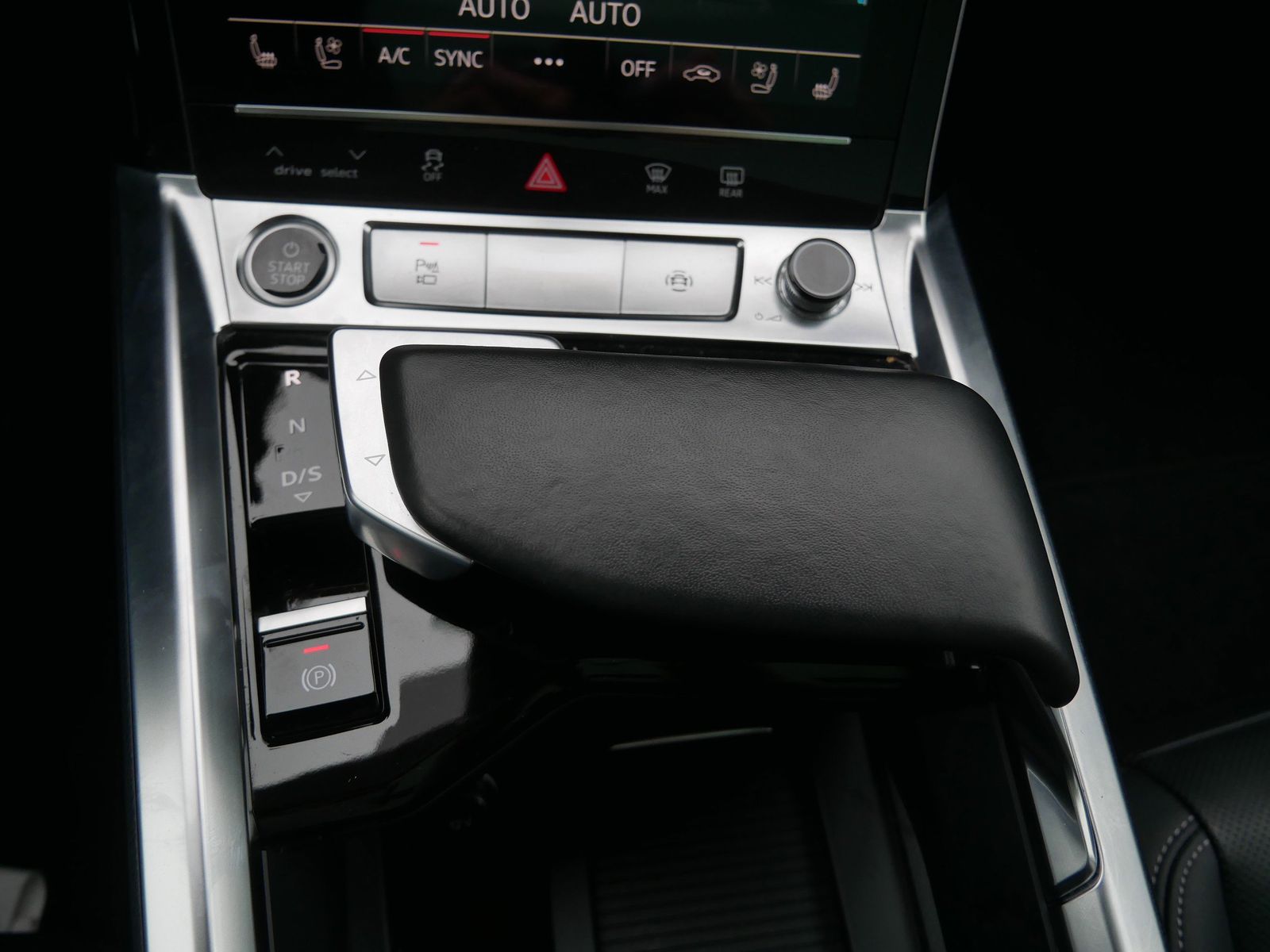 Thumbnail: 2024 Audi Q8 e-tron - 23