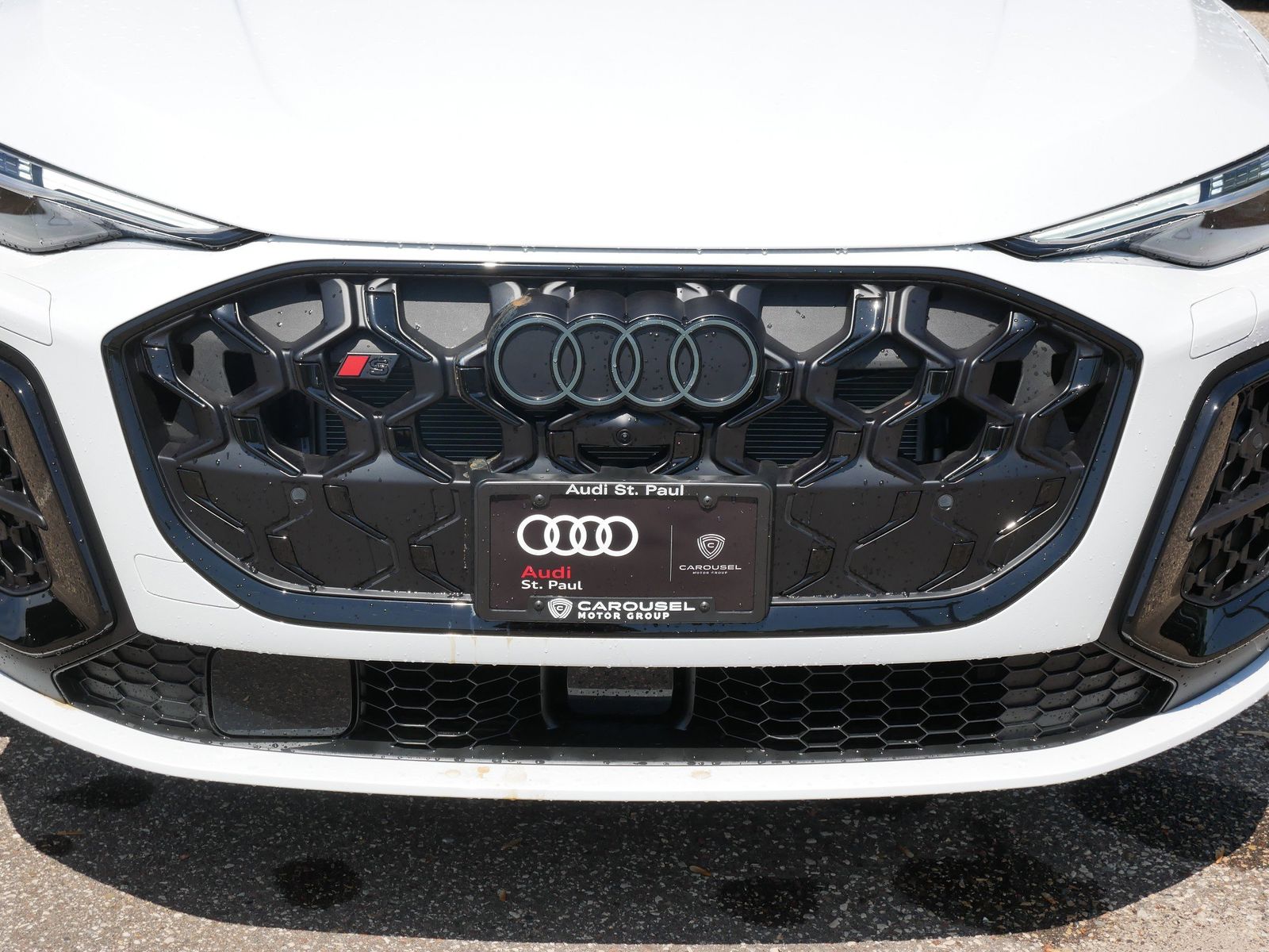 Thumbnail: 2026 Audi SQ5 - 8