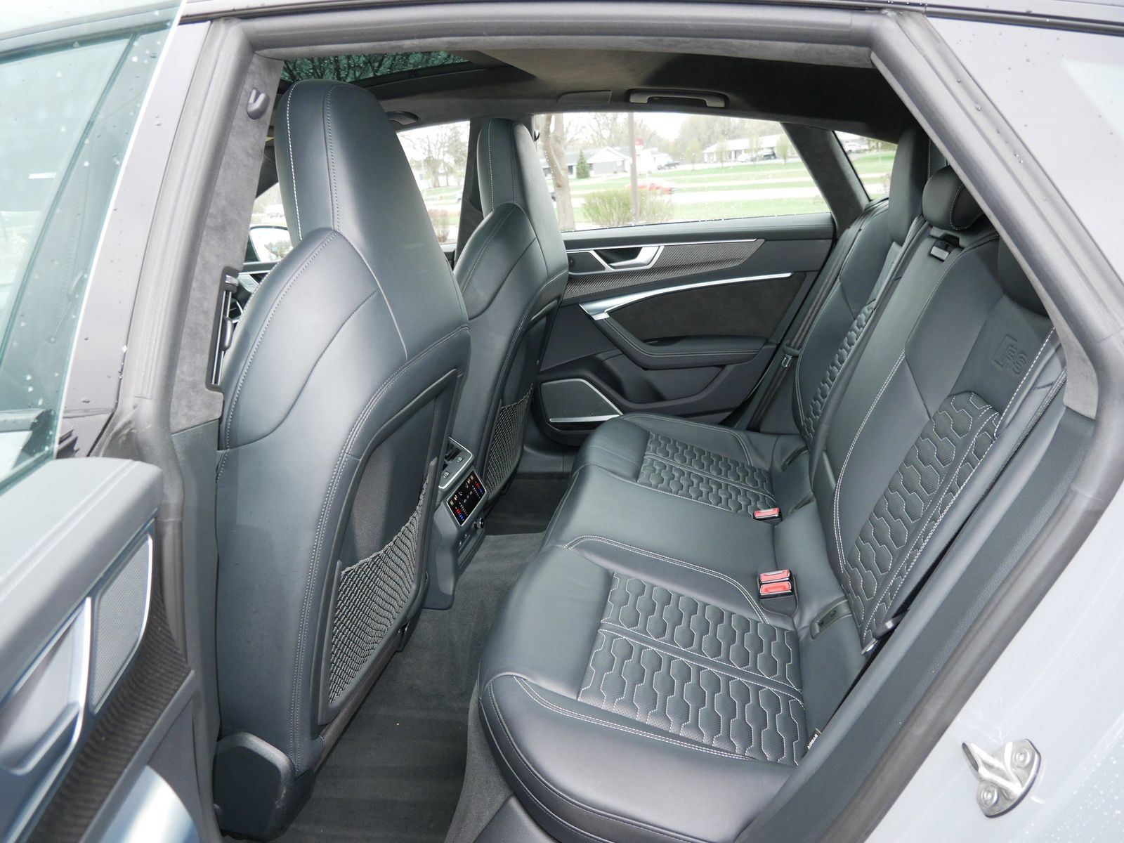 Thumbnail: 2021 Audi RS 7 - 11