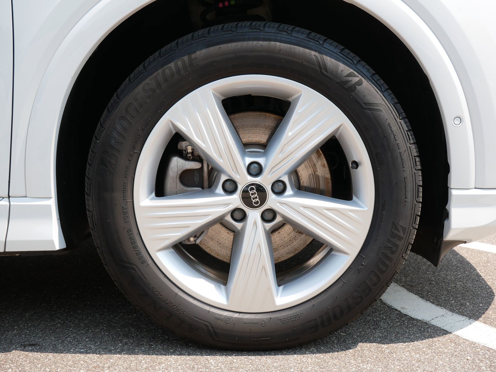 Thumbnail: 2024 Audi Q4 e-tron - 7