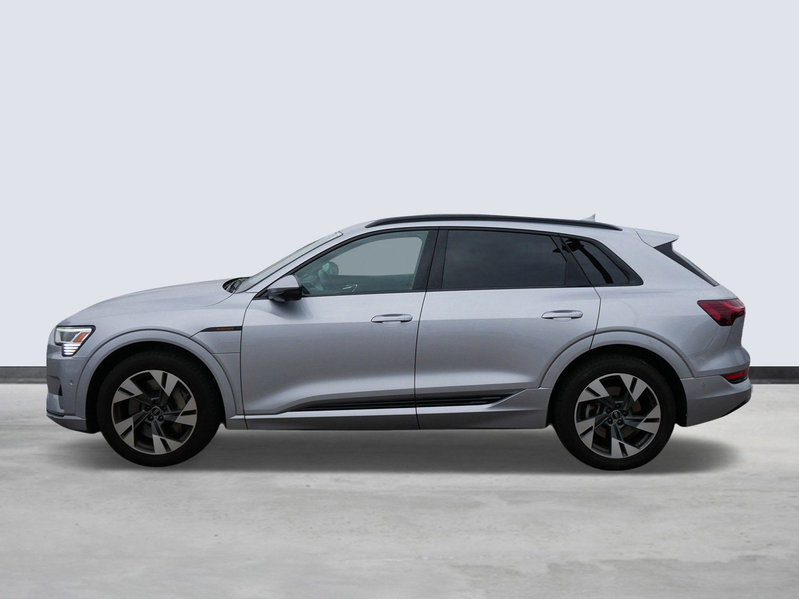 Thumbnail: 2022 Audi e-tron - 2