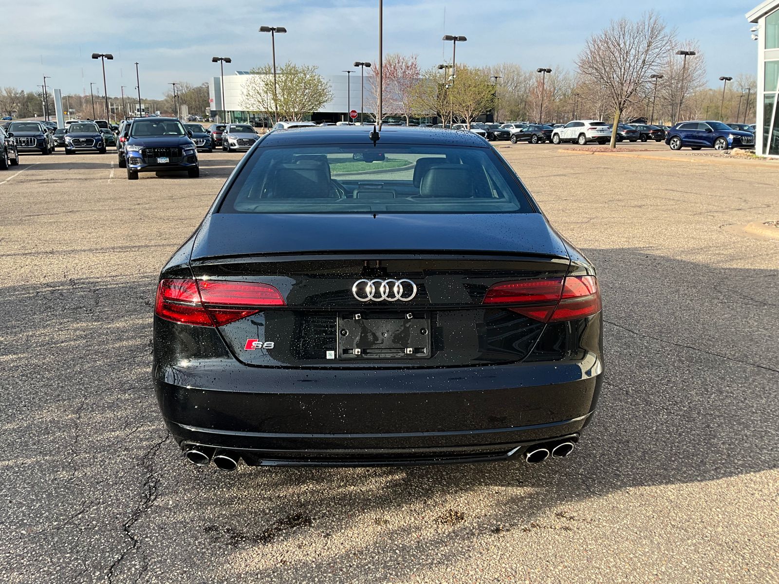 Thumbnail: 2017 Audi S8 - 6