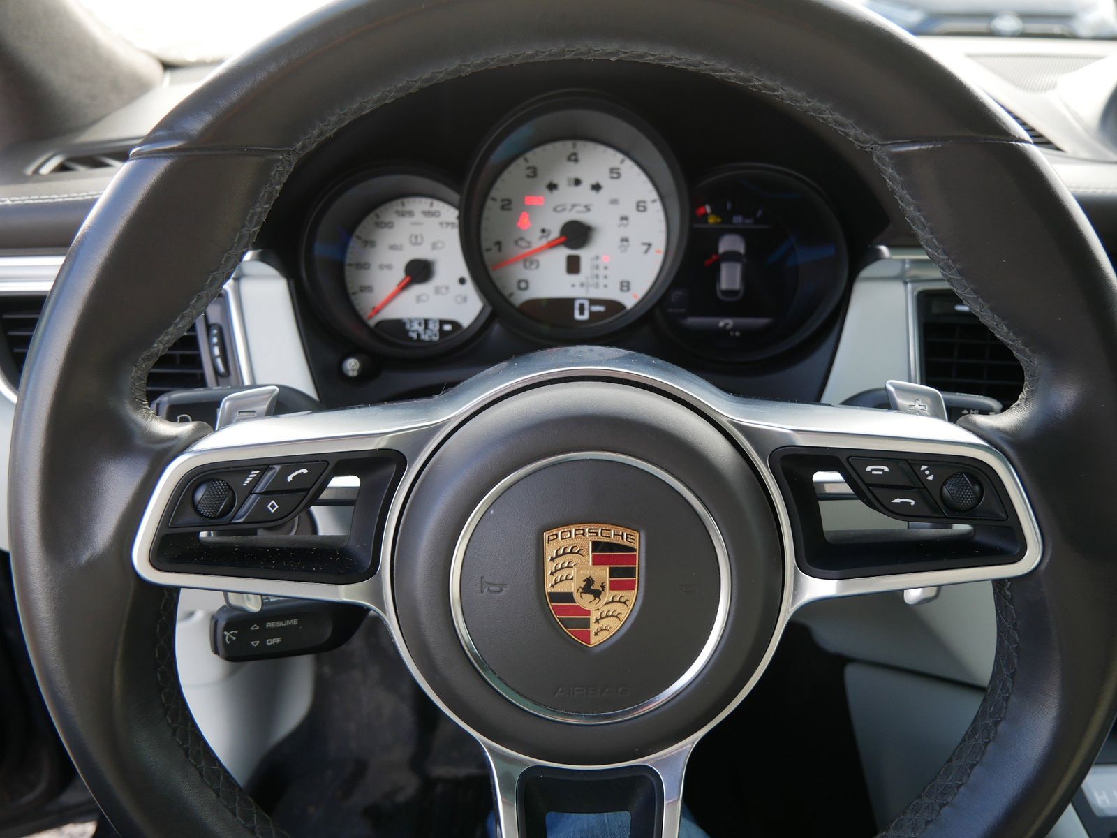 Thumbnail: 2017 Porsche Macan - 23