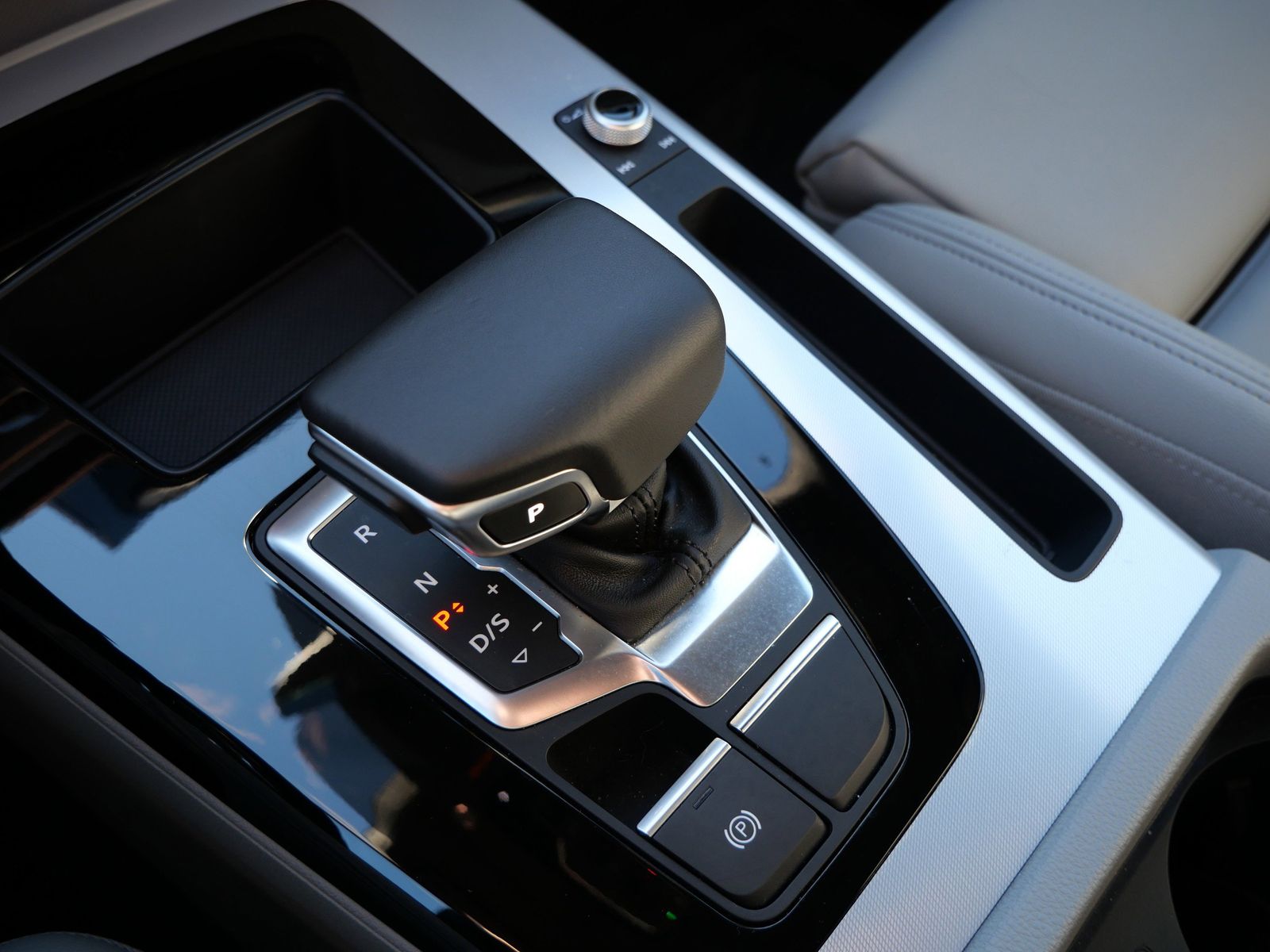 Thumbnail: 2025 Audi Q5 - 22