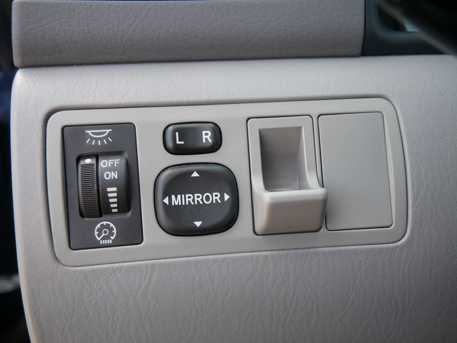 Thumbnail: 2003 Toyota Corolla - 22