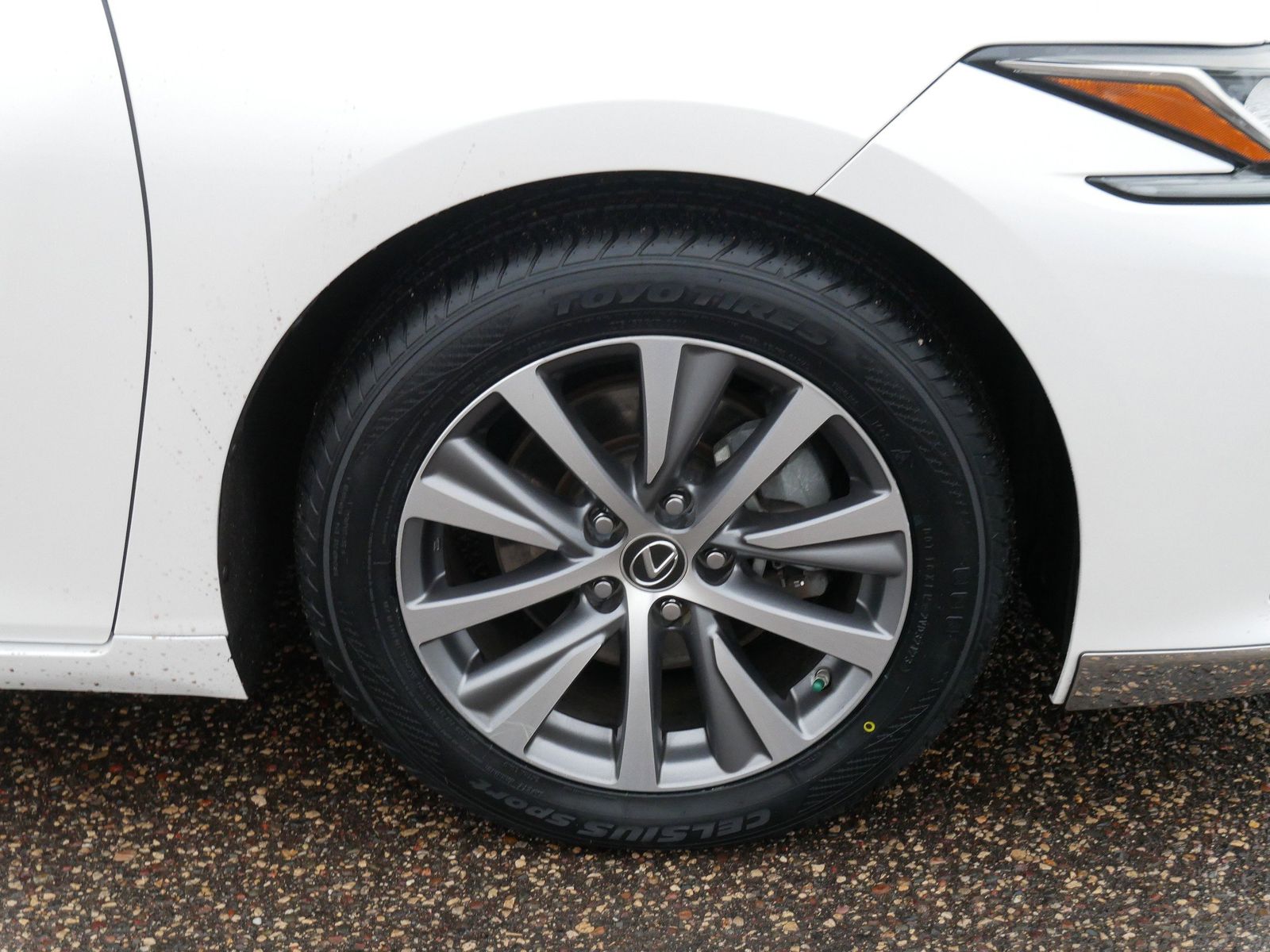 Thumbnail: 2021 Lexus ES - 7