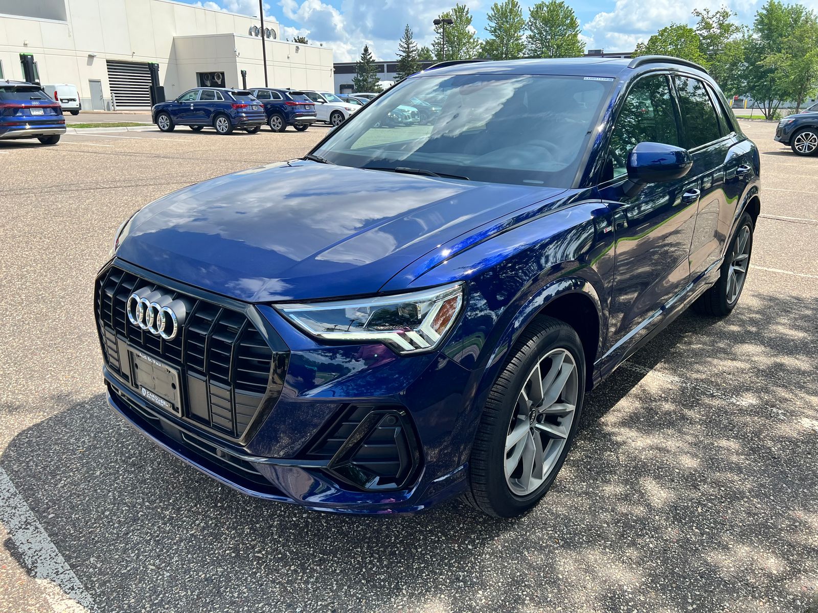 Thumbnail: 2025 Audi Q3 - 1