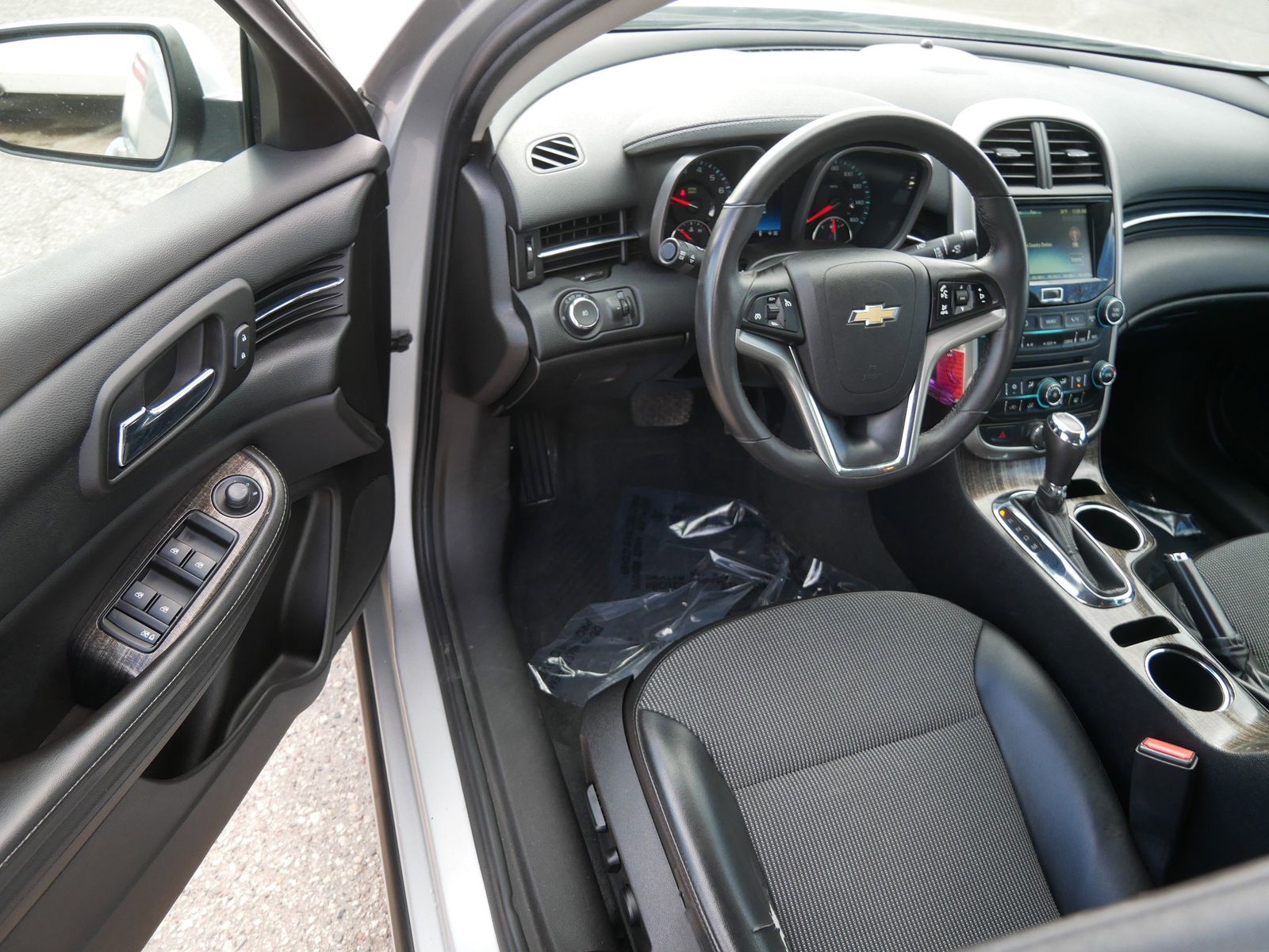 Thumbnail: 2014 Chevrolet Malibu - 9