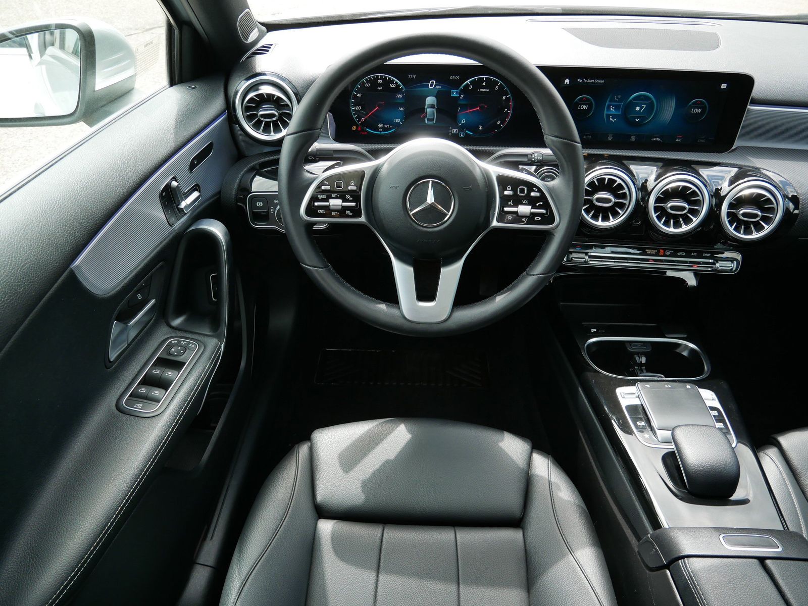 Thumbnail: 2020 Mercedes-Benz A-Class - 11