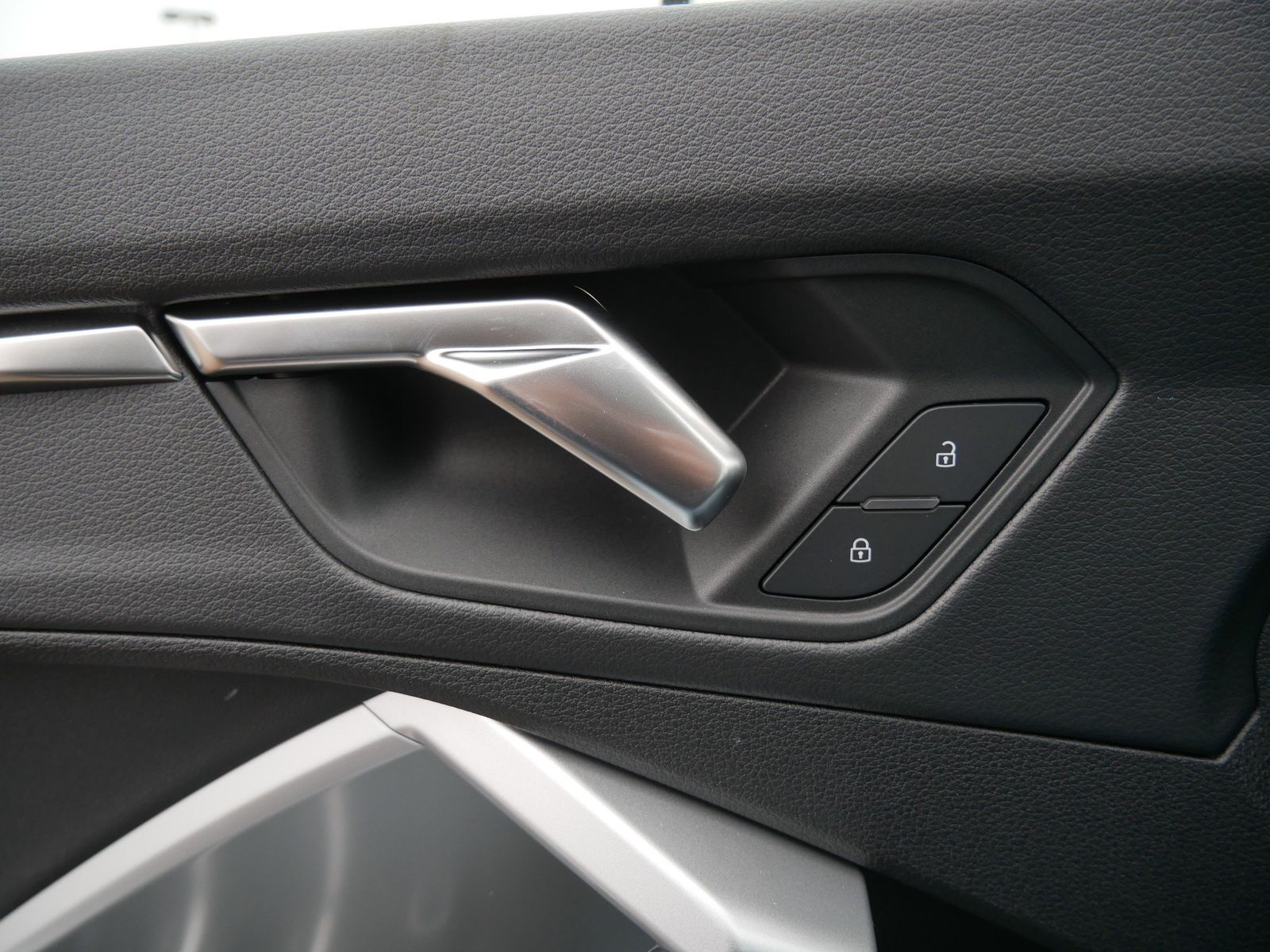 Thumbnail: 2025 Audi Q3 - 16