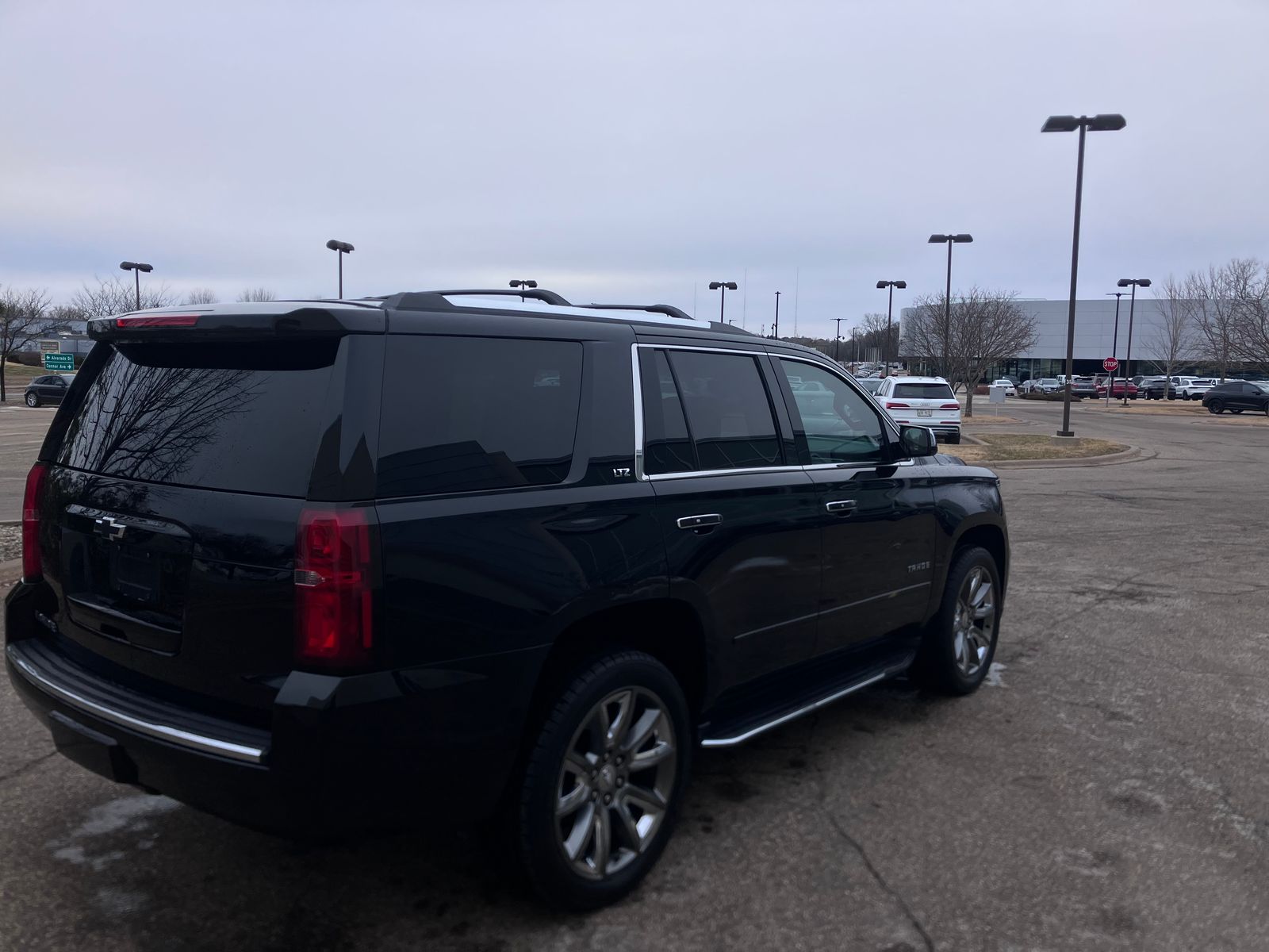 Thumbnail: 2016 Chevrolet Tahoe - 10