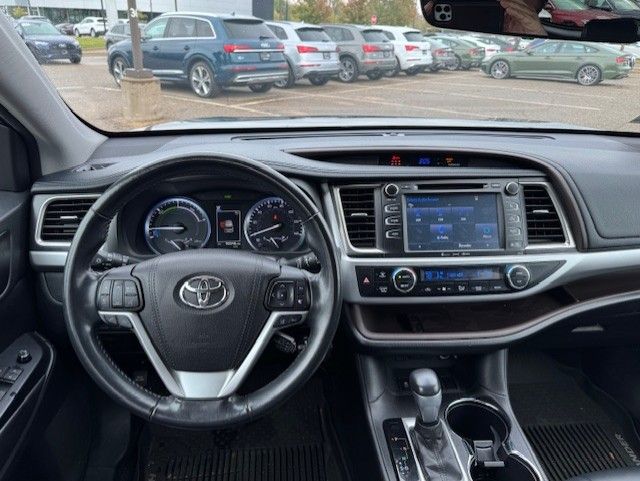 Thumbnail: 2017 Toyota Highlander - 5