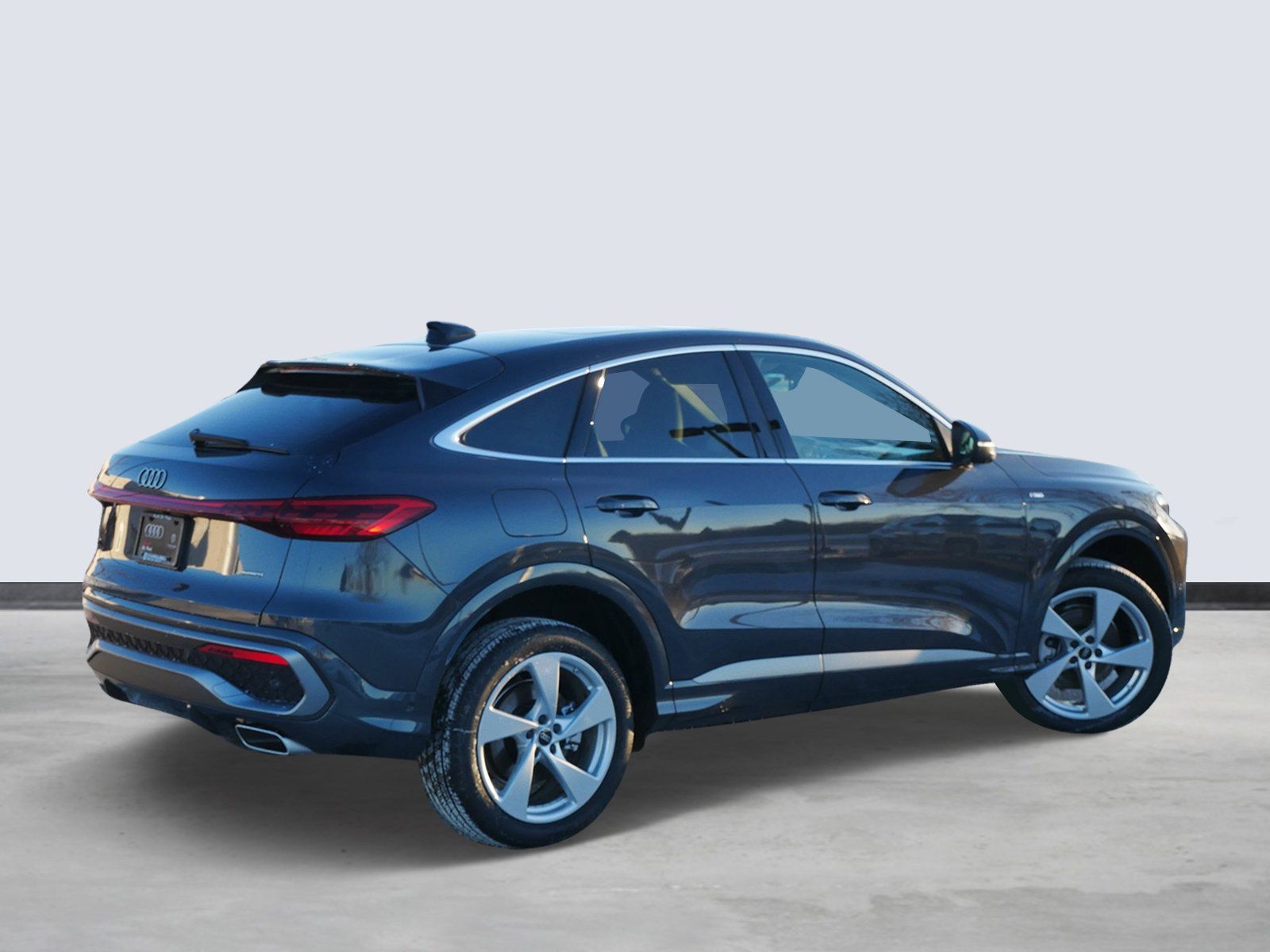 Thumbnail: 2025 Audi Q5 - 4