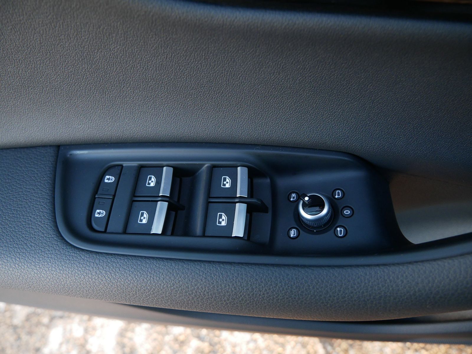 Thumbnail: 2025 Audi Q7 - 15