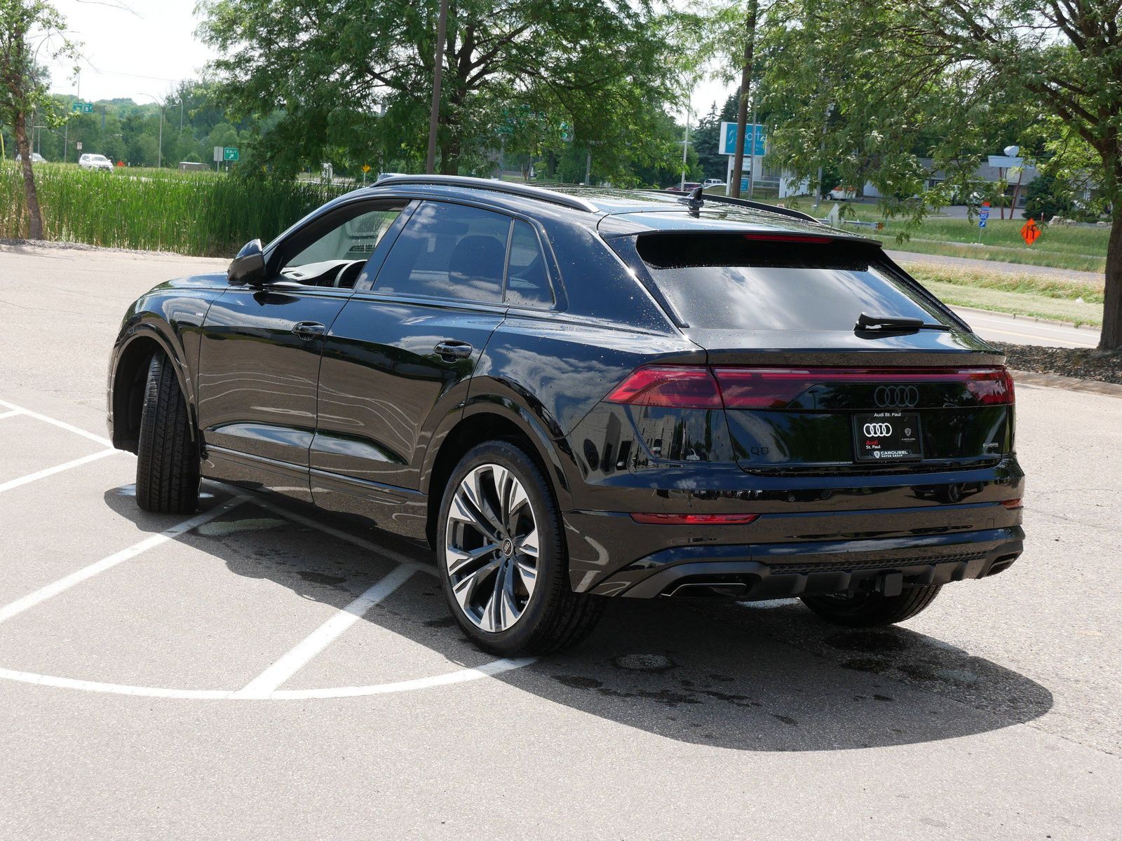 Thumbnail: 2026 Audi Q8 - 3