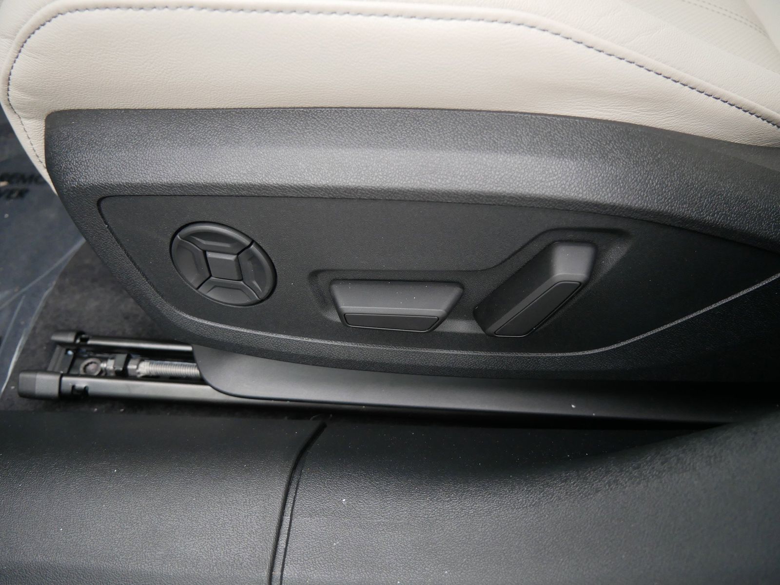 Thumbnail: 2025 Audi A5 - 14