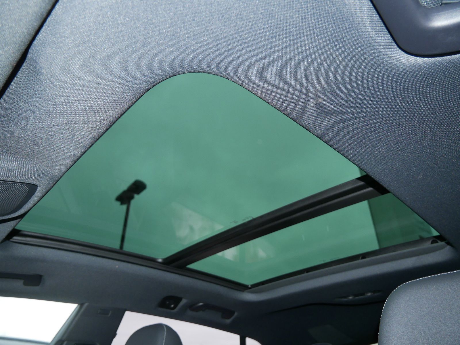 Thumbnail: 2025 Audi Q8 - 26