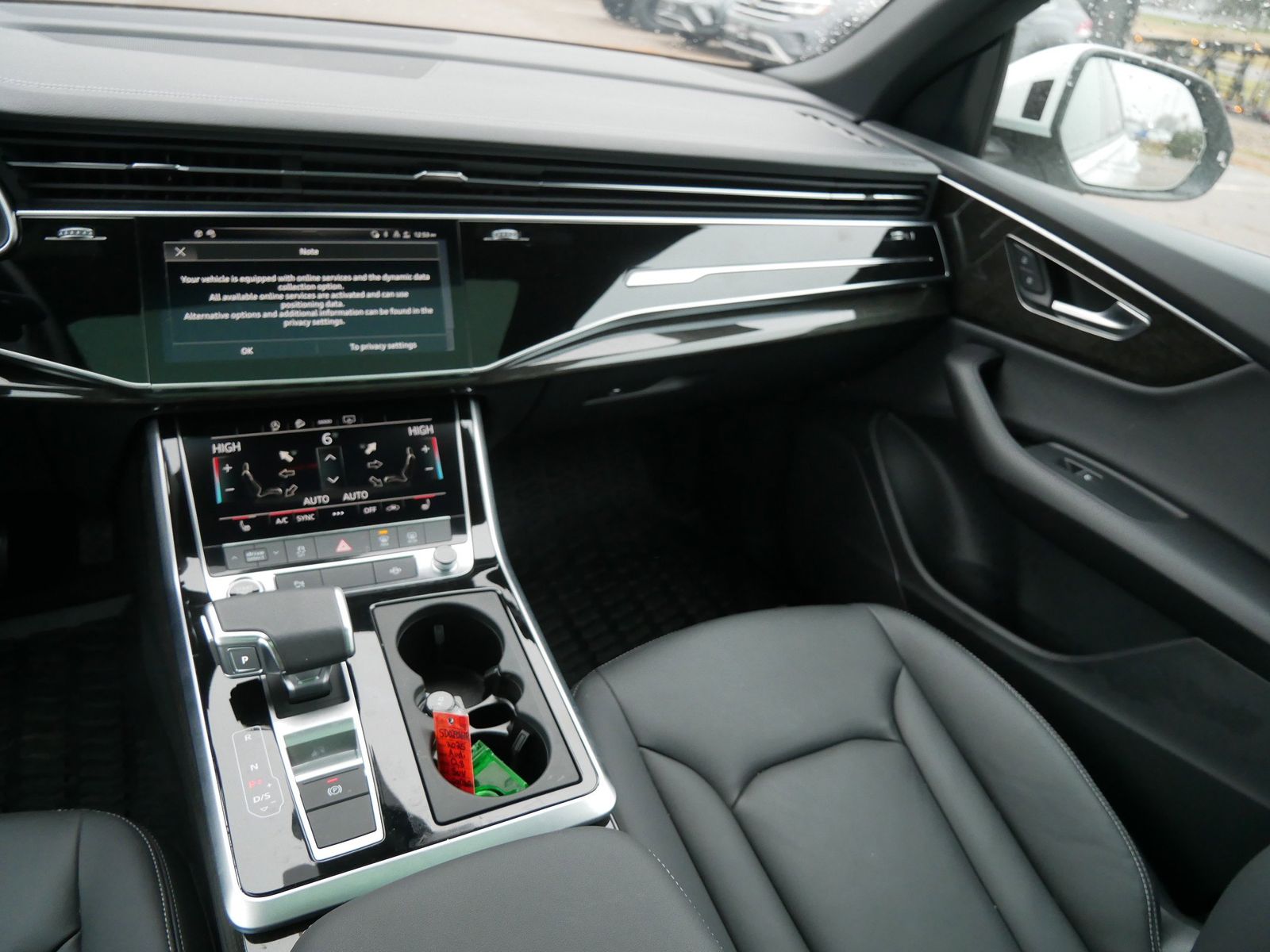 Thumbnail: 2025 Audi Q8 - 13