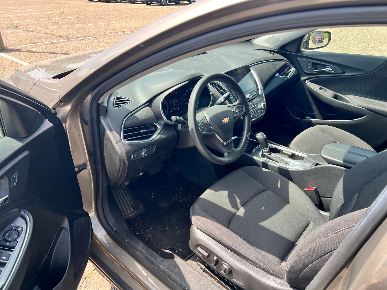 Thumbnail: 2020 Chevrolet Malibu - 6